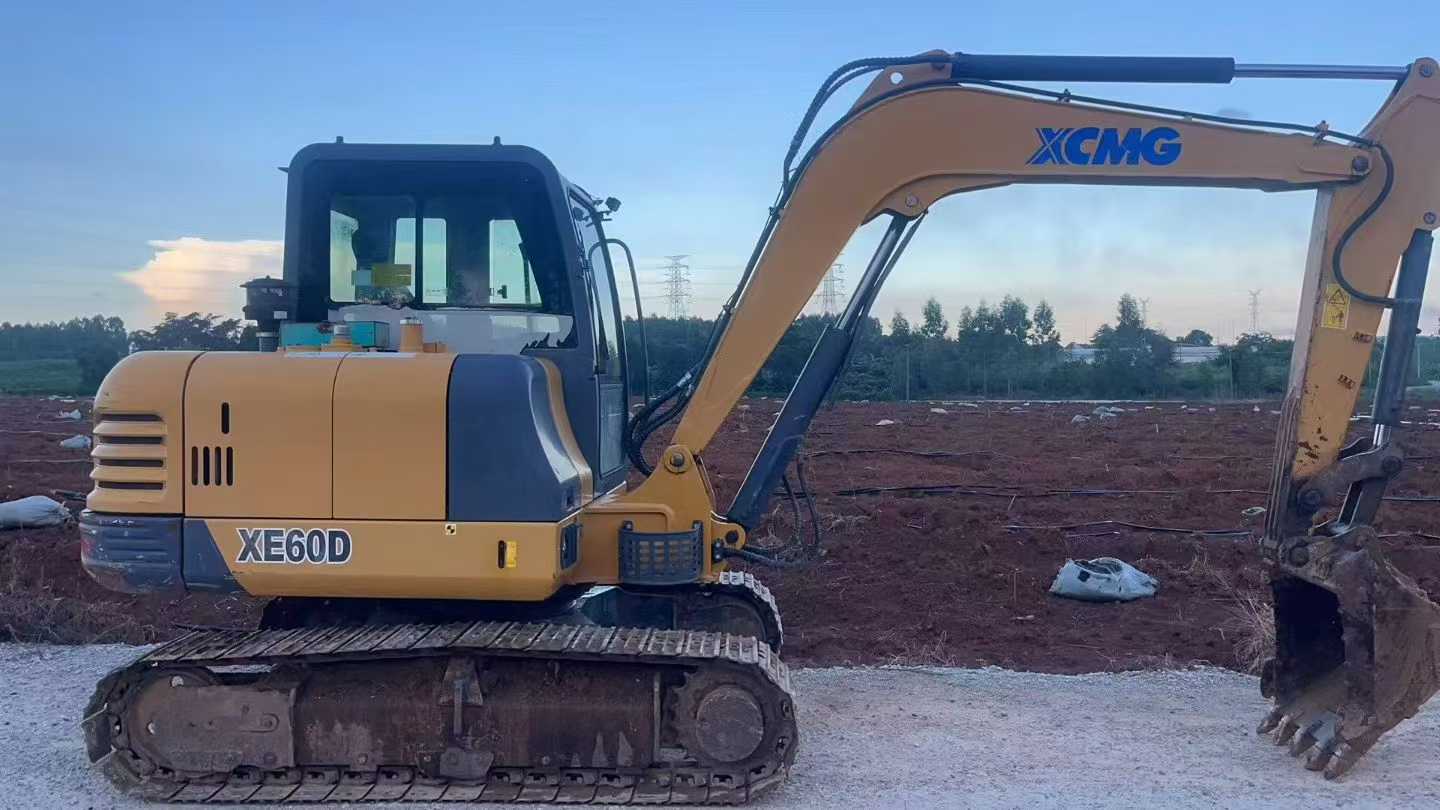 Buy XCMG XE60D Used Excavator / 3 Used XCMG XE60D Excavator 2016 Model / 3