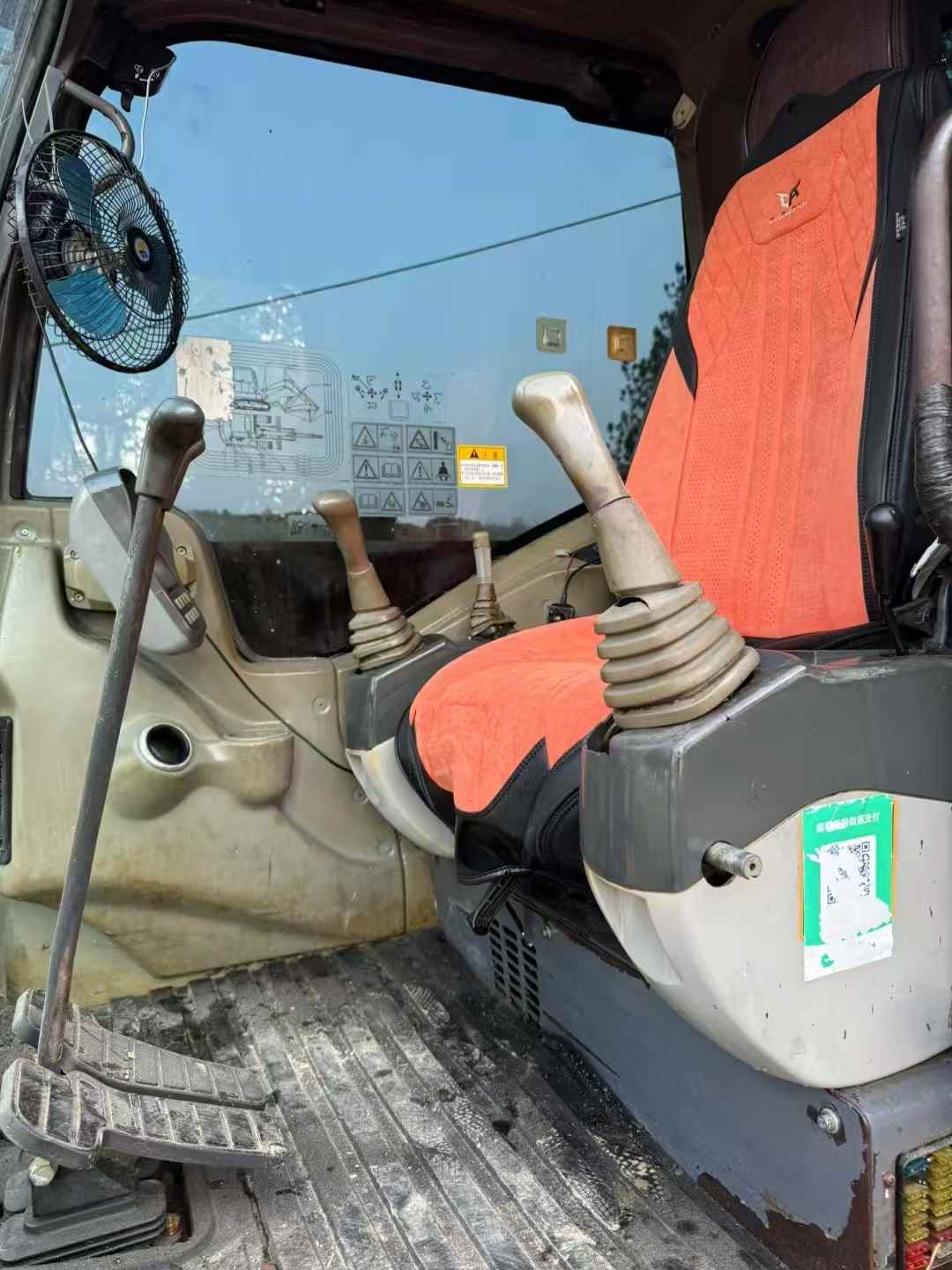 Used XCMG XE60 Excavator 2016 Model / 3