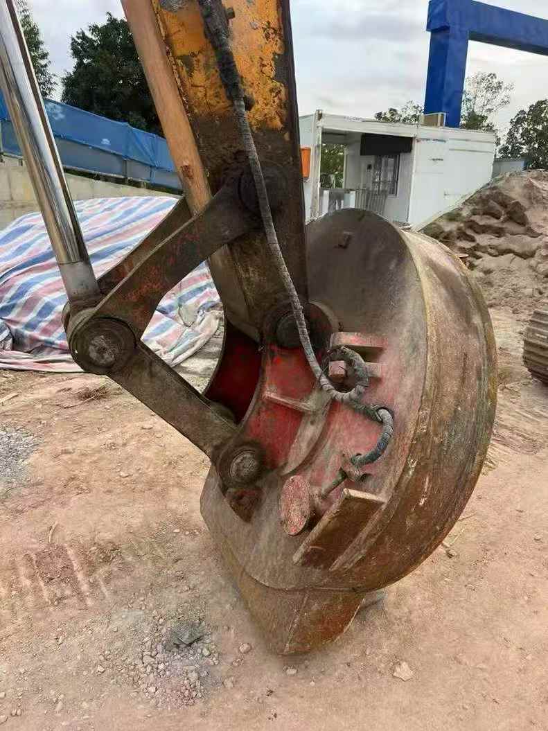 Used Hyundai R225-7 Excavator 2016 Model / 7