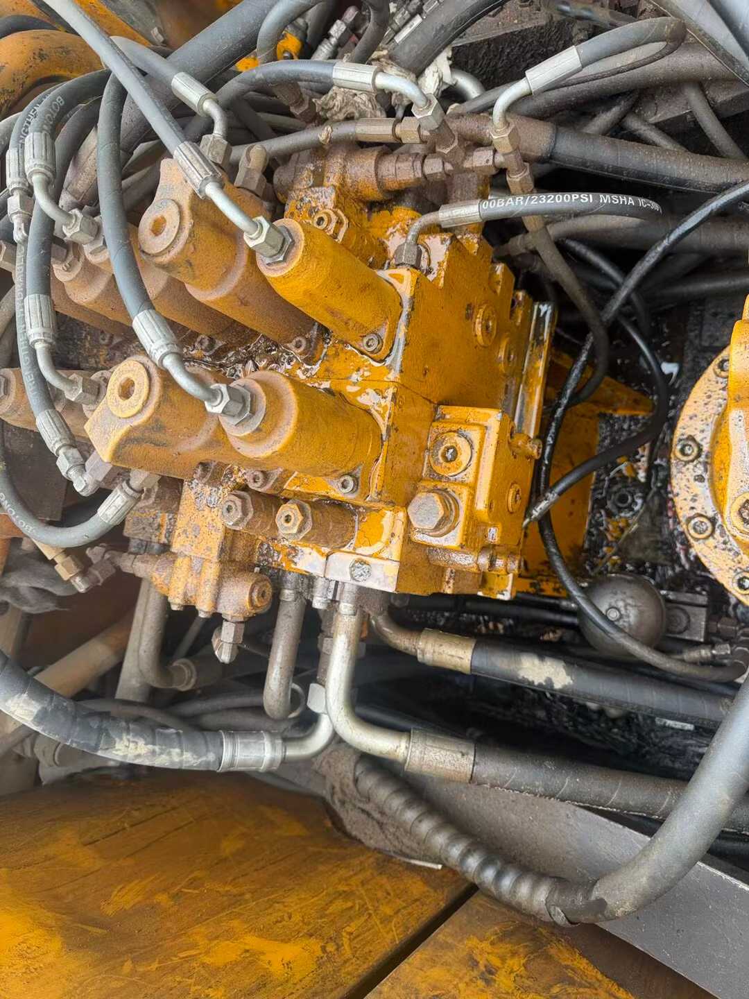 Used Sany SY215W Excavator 2016 Model / 4