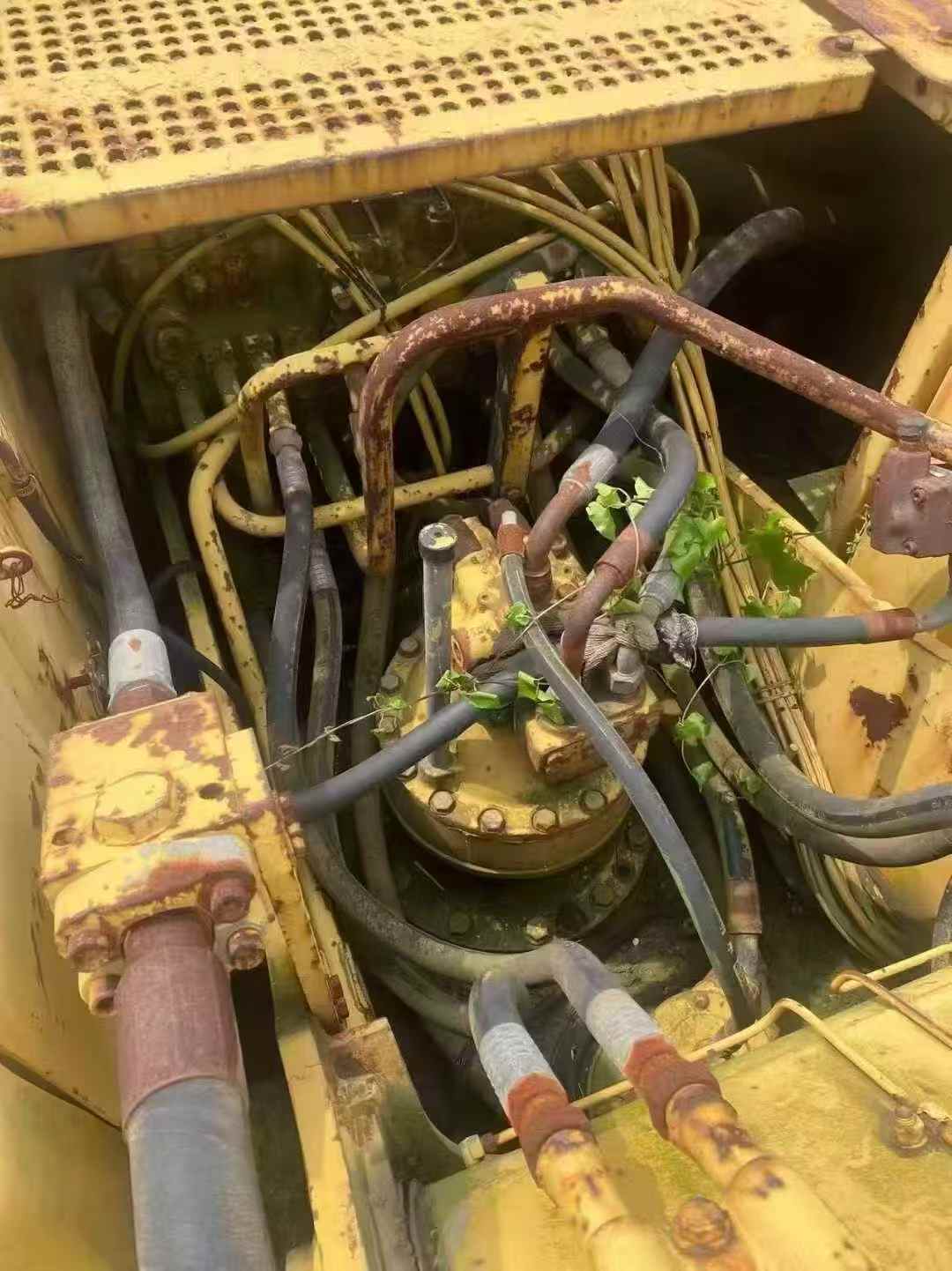 Used Caterpillar 320B Excavator 2016 Model / 5