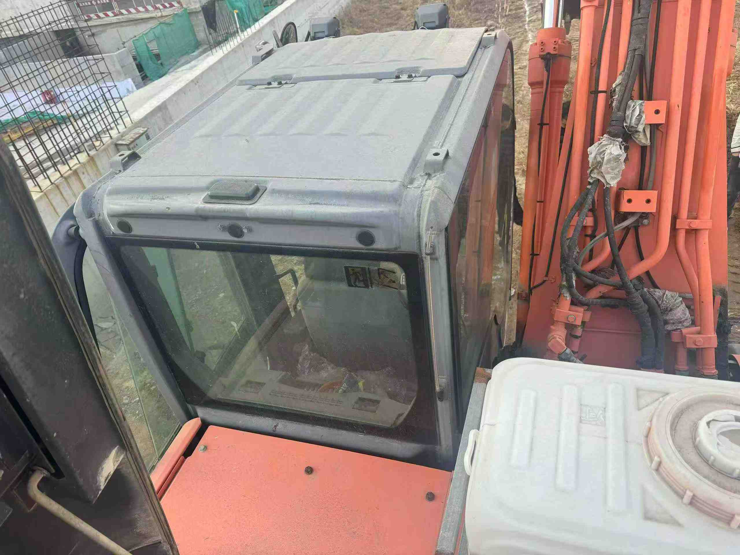 Used Hitachi ZAXIS200 Excavator 2012 Model / 9