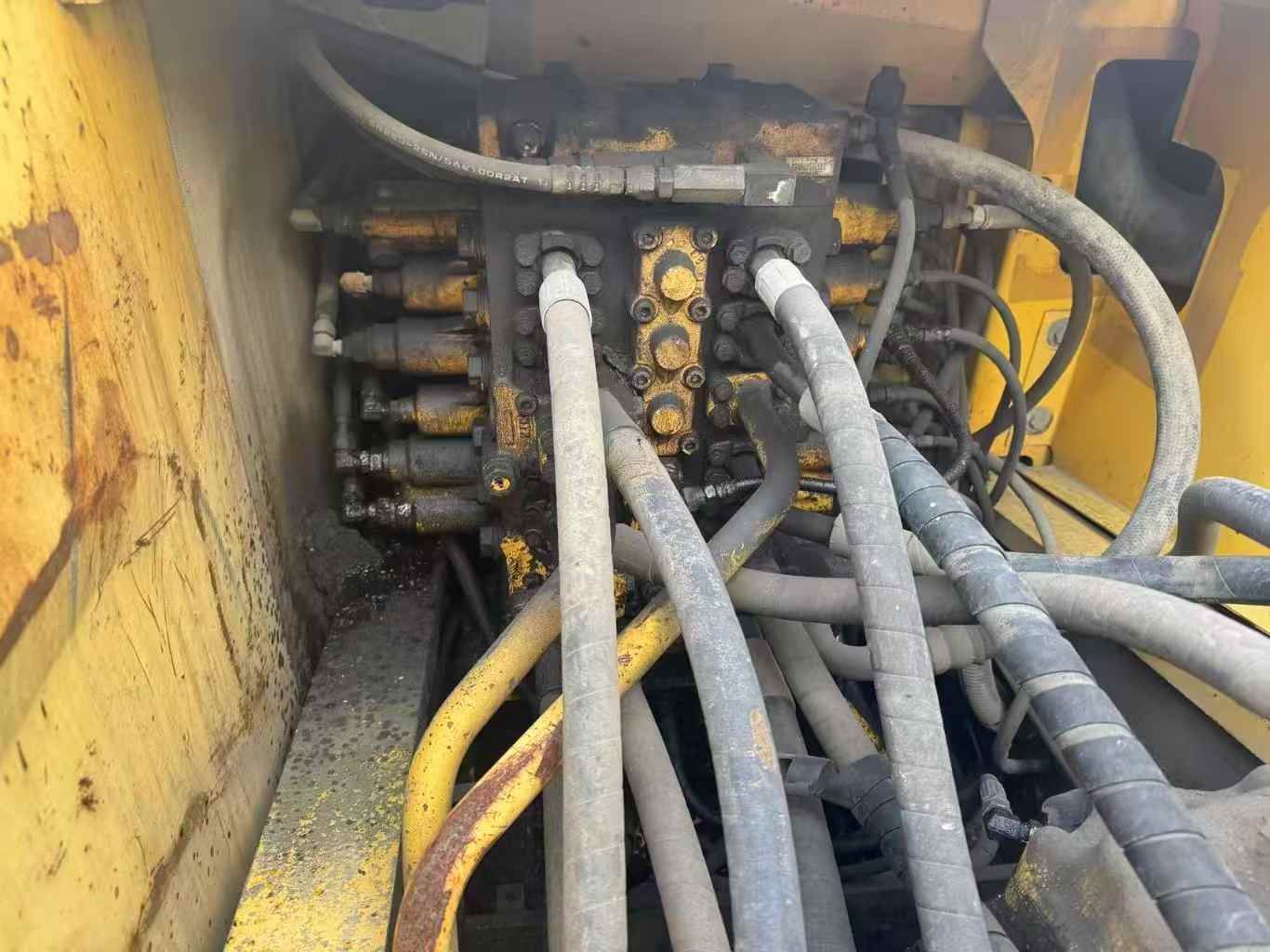 Used Komatsu PC200-8 Excavator 2012 Model / 5