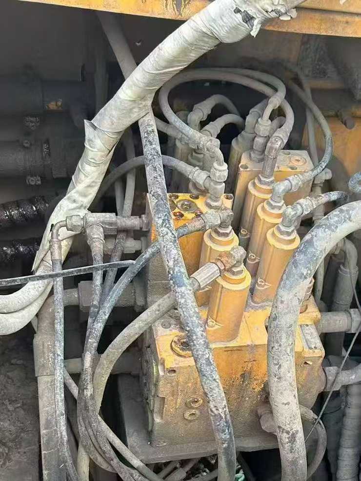 Buy Hyundai 110LVS Used Excavator / 2 Used Hyundai 110LVS Excavator 2013 Model / 2