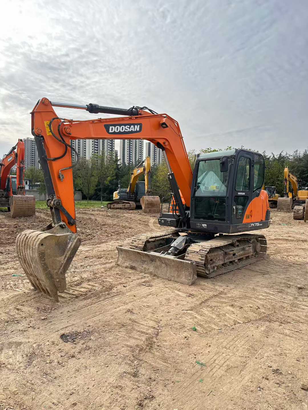 Used Doosan DX75 Excavator 2021 Model / 3