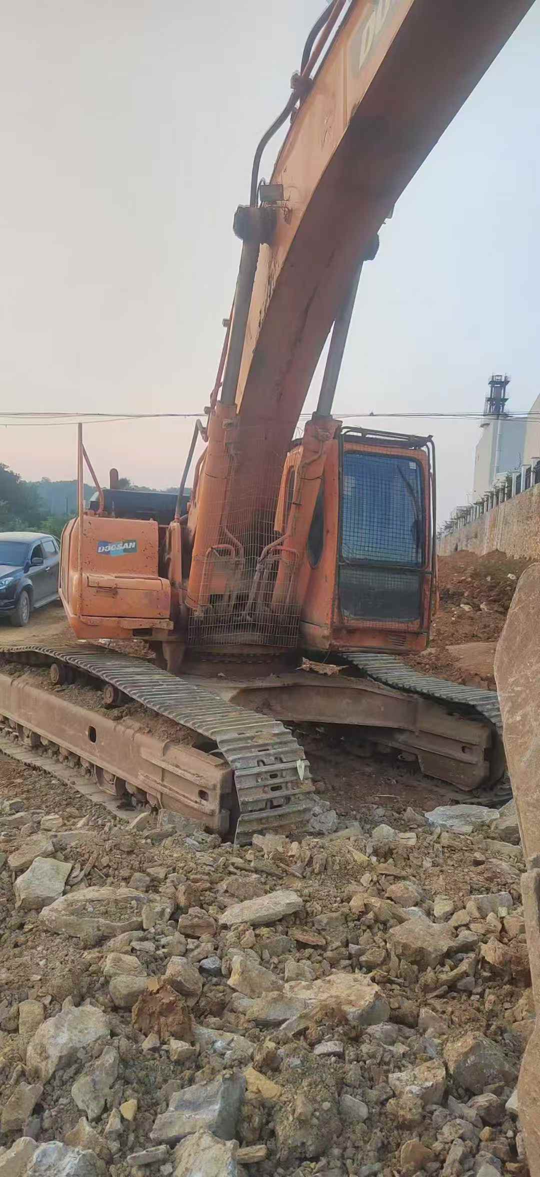 Buy Doosan DL420 Used Excavator / 4 Used Doosan DL420 Excavator 2016 Model / 4