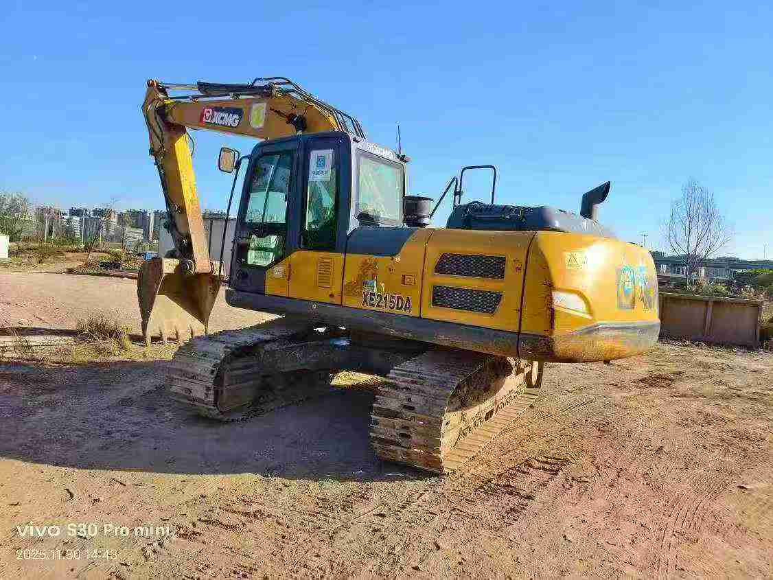 Used XCMG XE205GH Excavator 2021 Model / 4