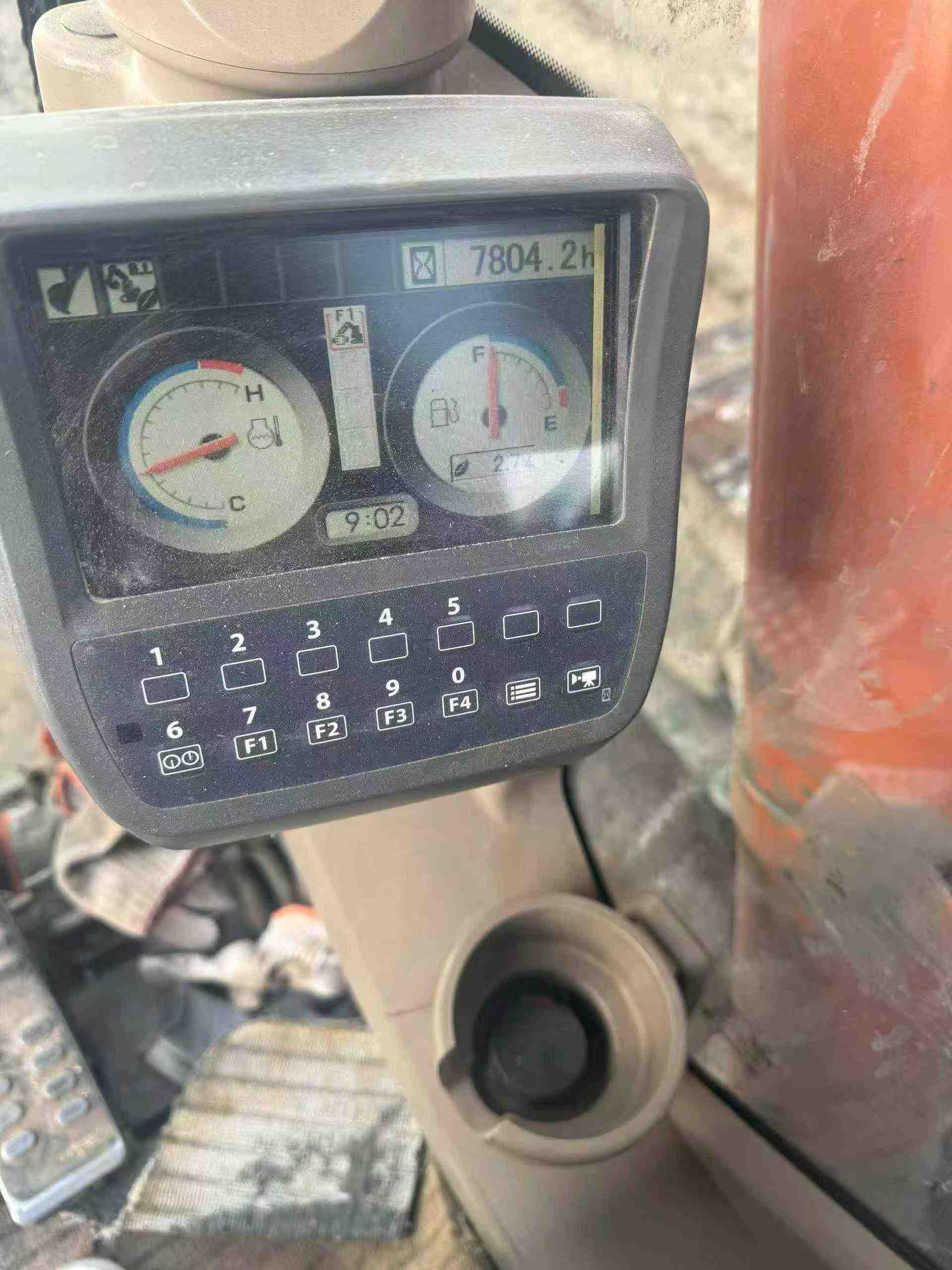 Used Hitachi ZAXIS200 Excavator 2012 Model / 6