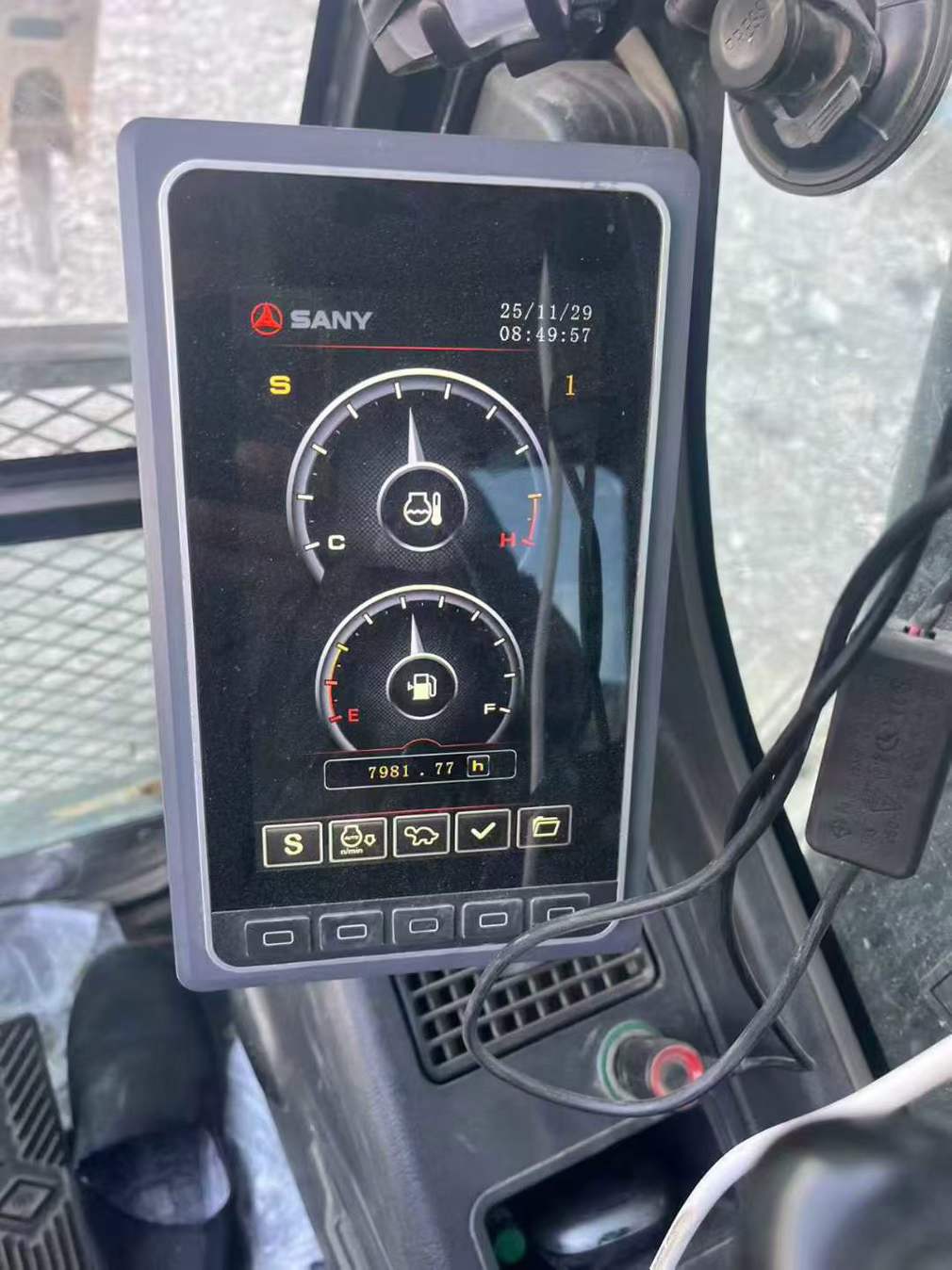 Used Sany SY200H Excavator 2021 Model / 4