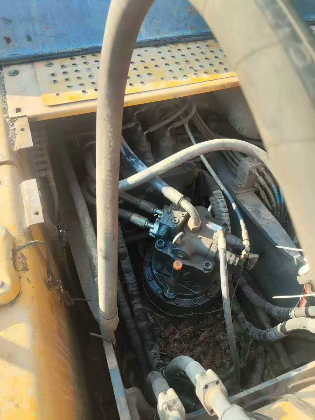 Used XCMG XE215 Excavator 2018 Model / 3