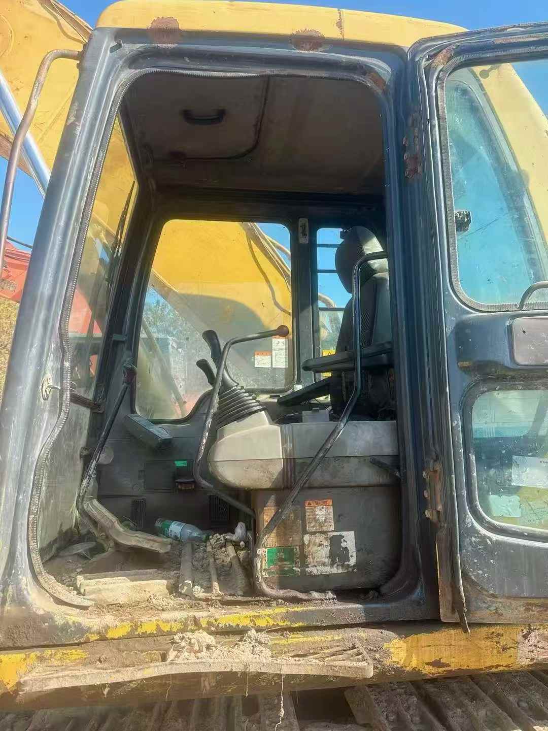 Used Komatsu PC200-6 Excavator 2016 Model / 9