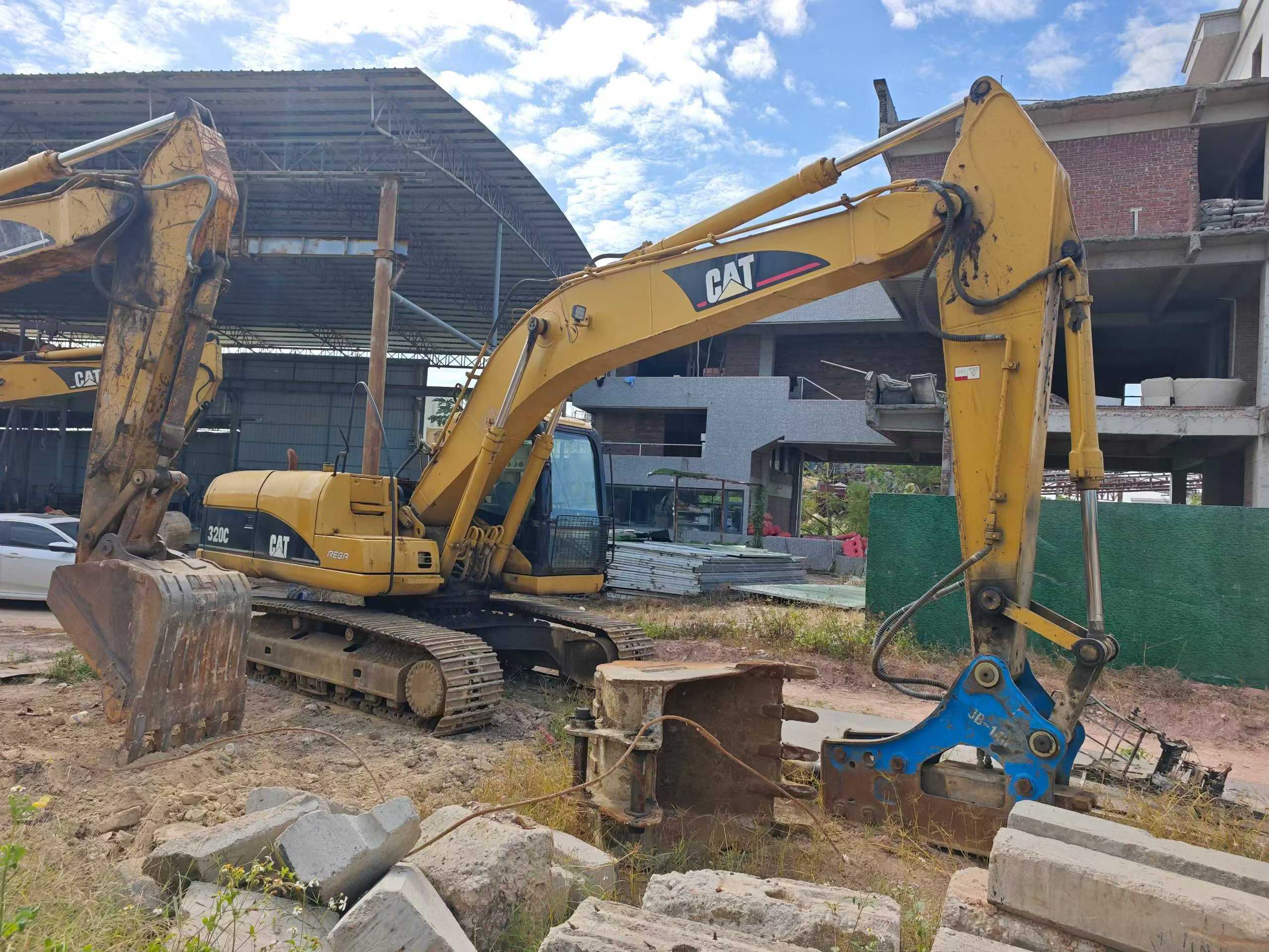 Used Caterpillar 320C Excavator 2016 Model / 2