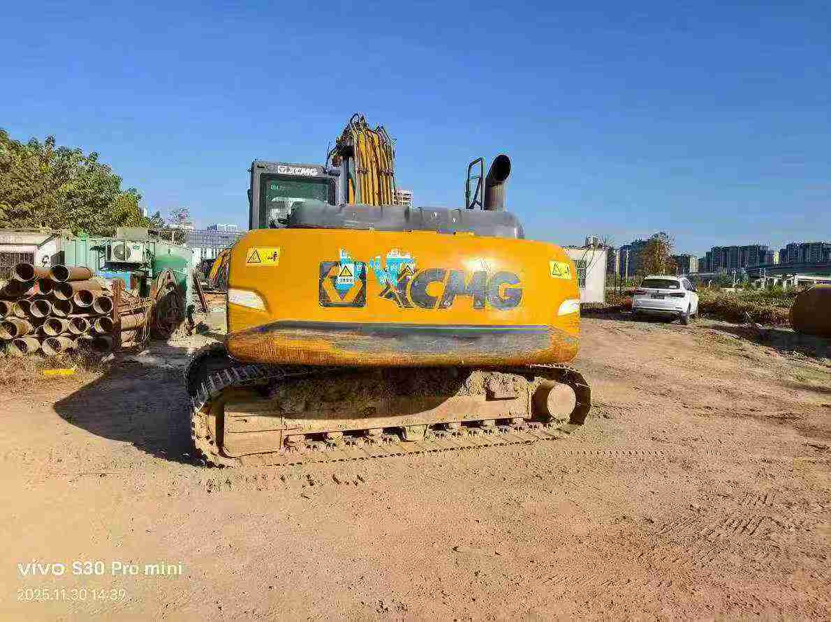 Used XCMG XE205GH Excavator 2021 Model / 6