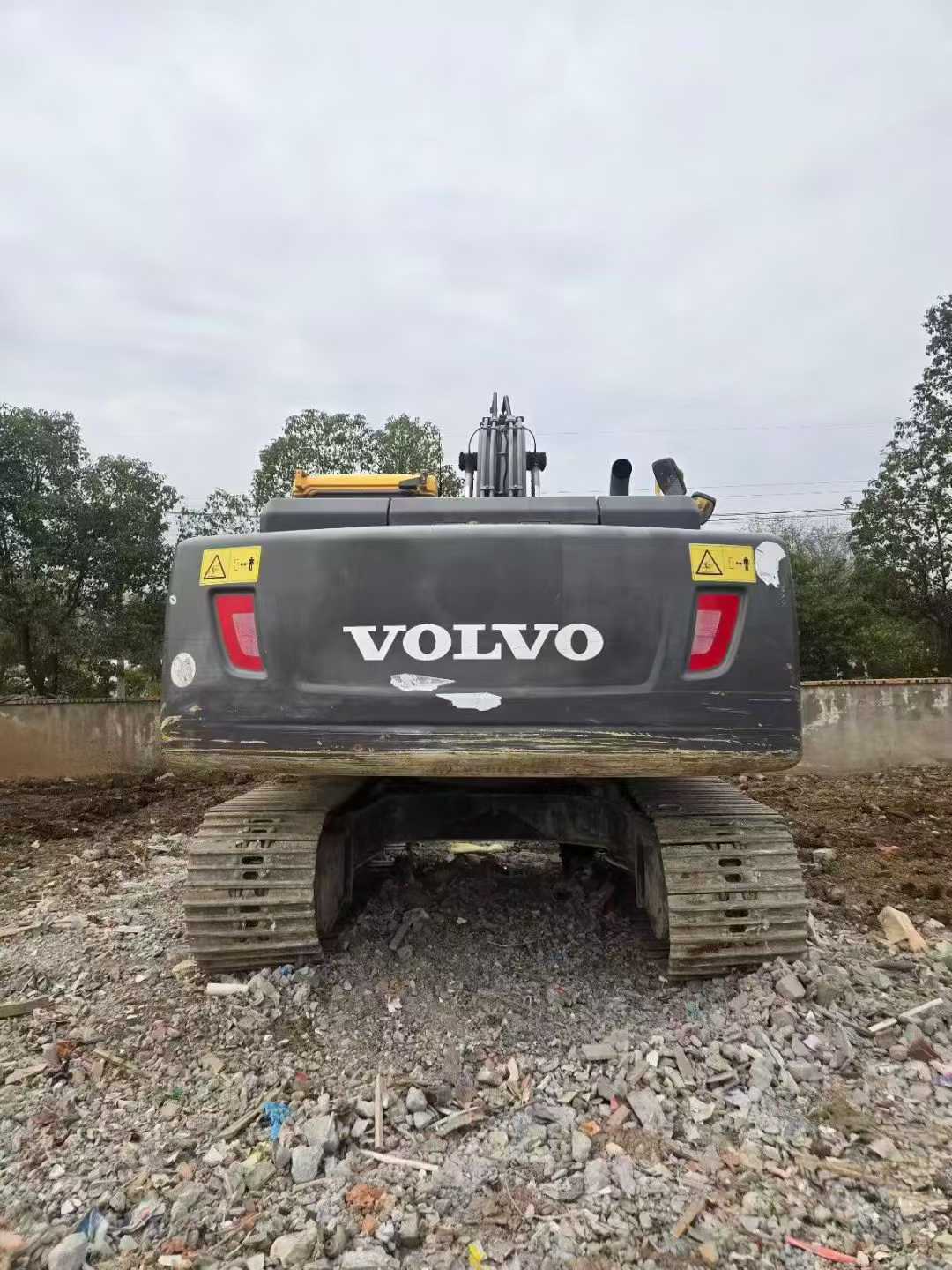 Used Volvo EC200 Excavator 2021 Model / 3