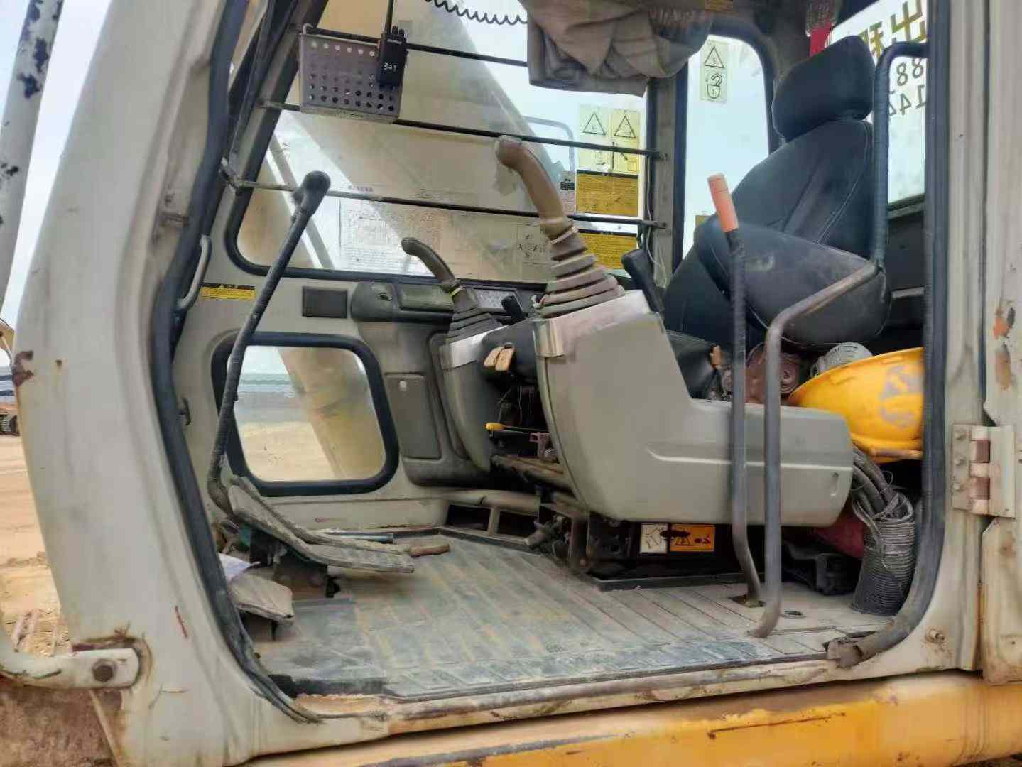 Used Kato HD820 Excavator 2016 Model / 8