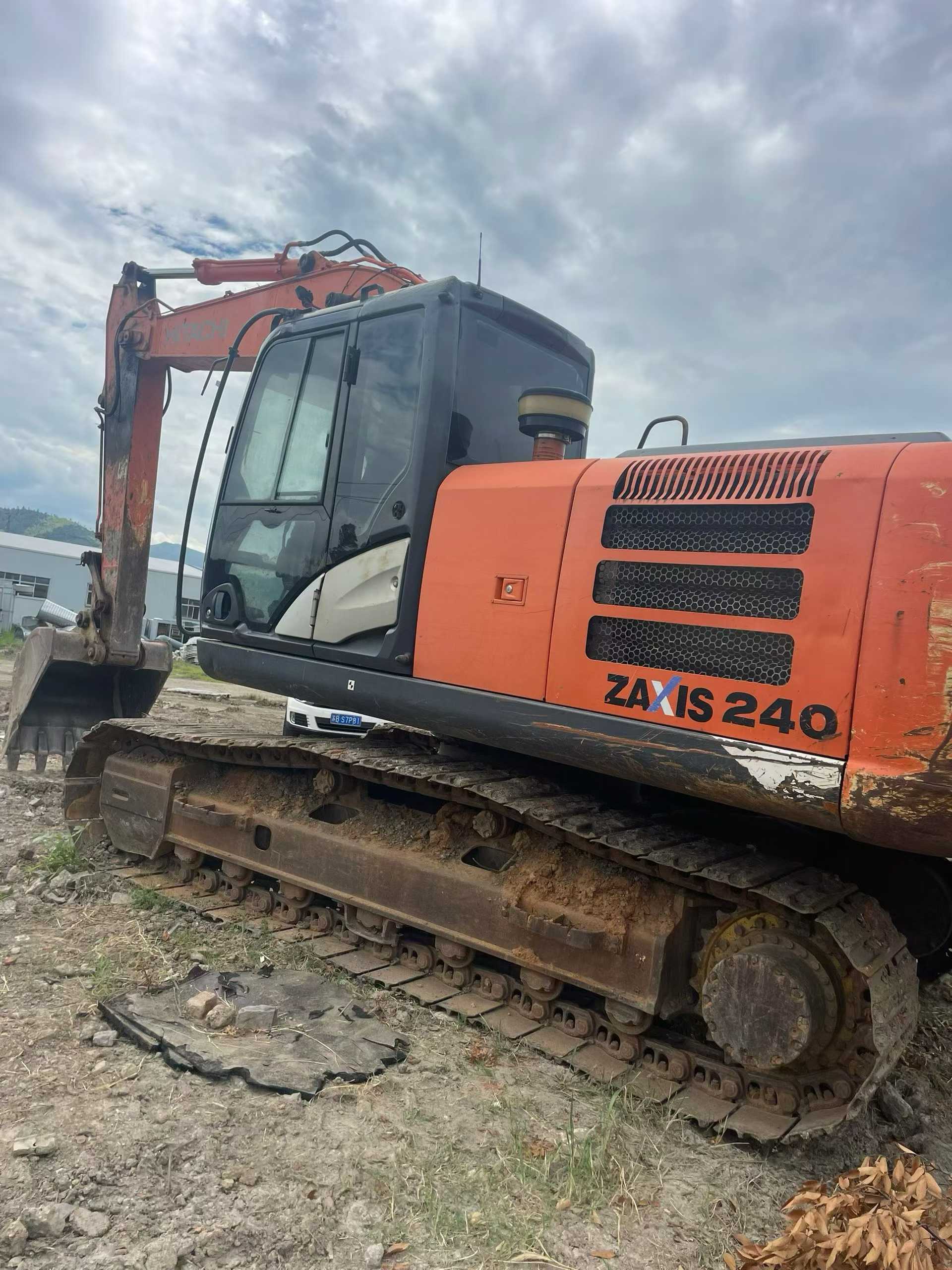 Used Hitachi ZAXIS200 Excavator 2014 Model / 9