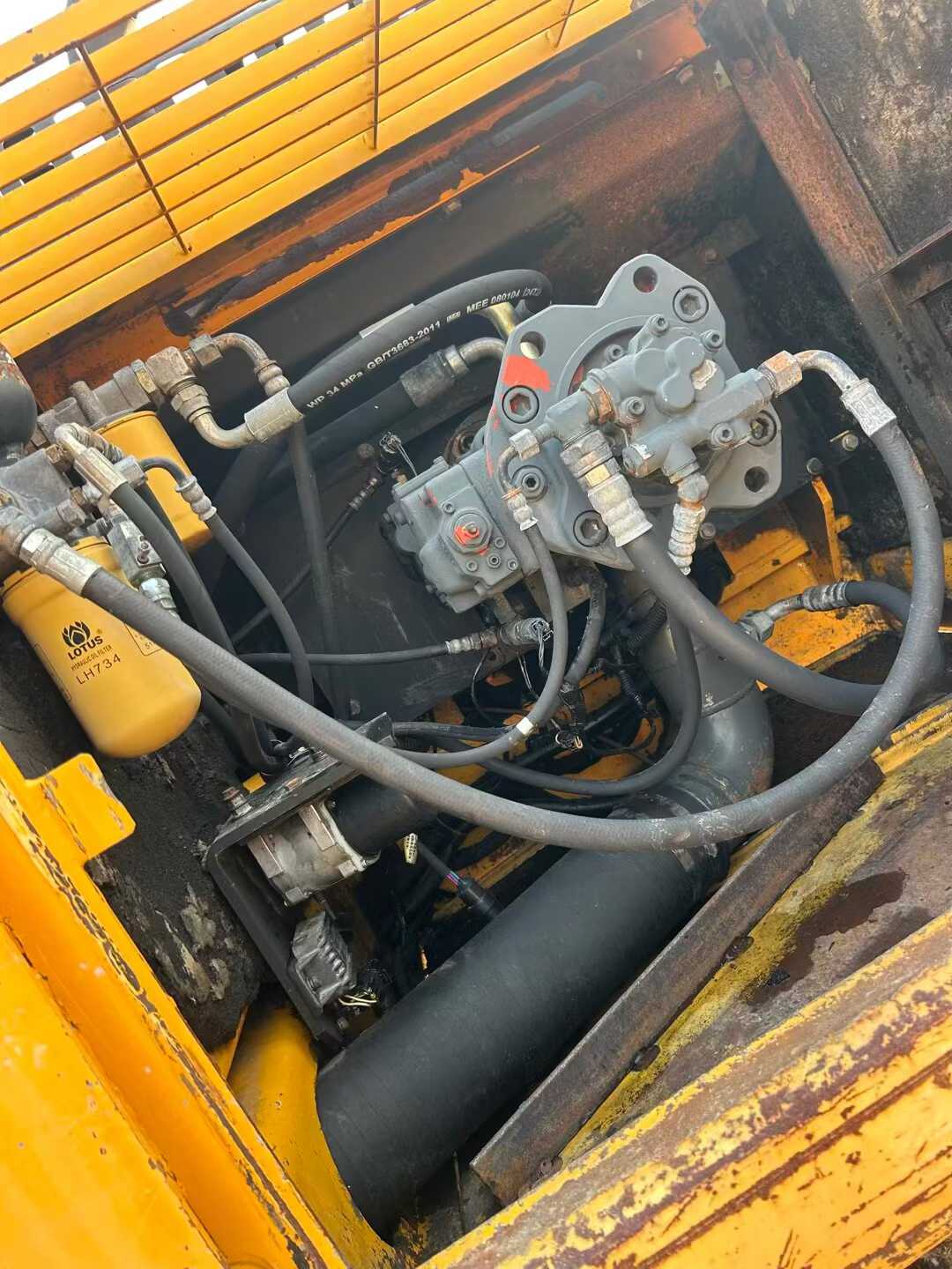 Used Kato HD820R Excavator 2016 Model / 7