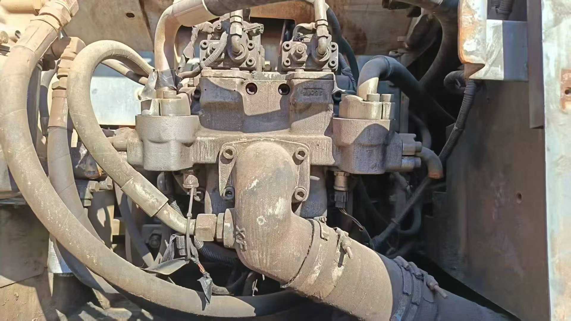 Used Hitachi ZX240 Excavator 2012 Model / 2