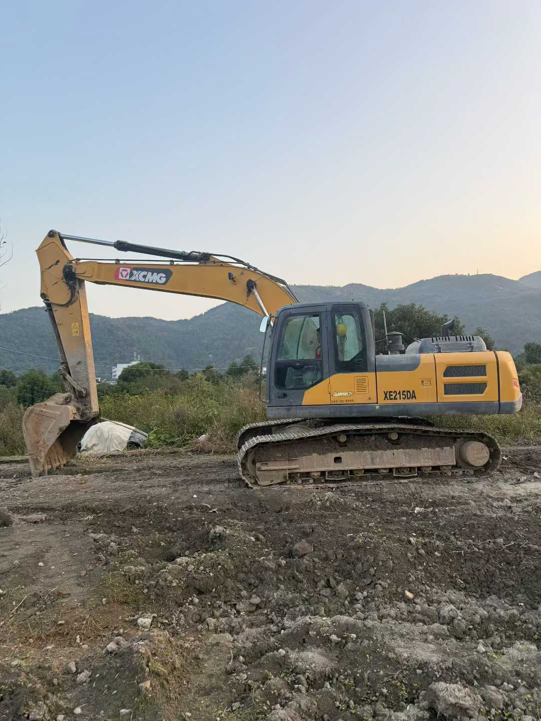 Used XCMG XE215 Excavator 2021 Model / 4