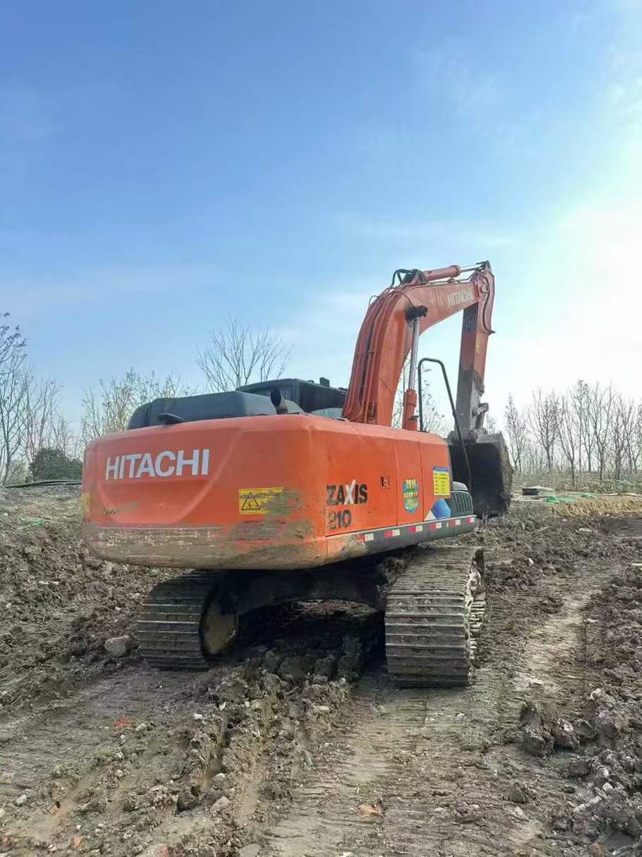 Used Hitachi ZAXIS200 Excavator 2019 Model / 4