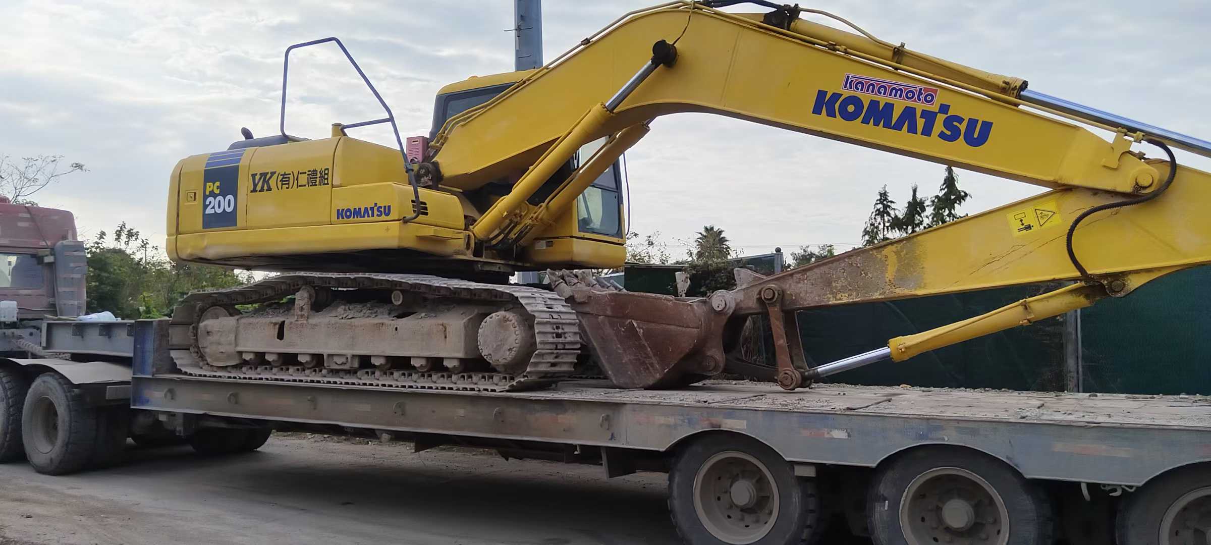 Used Komatsu PW200-7 Excavator 2016 Model / 3