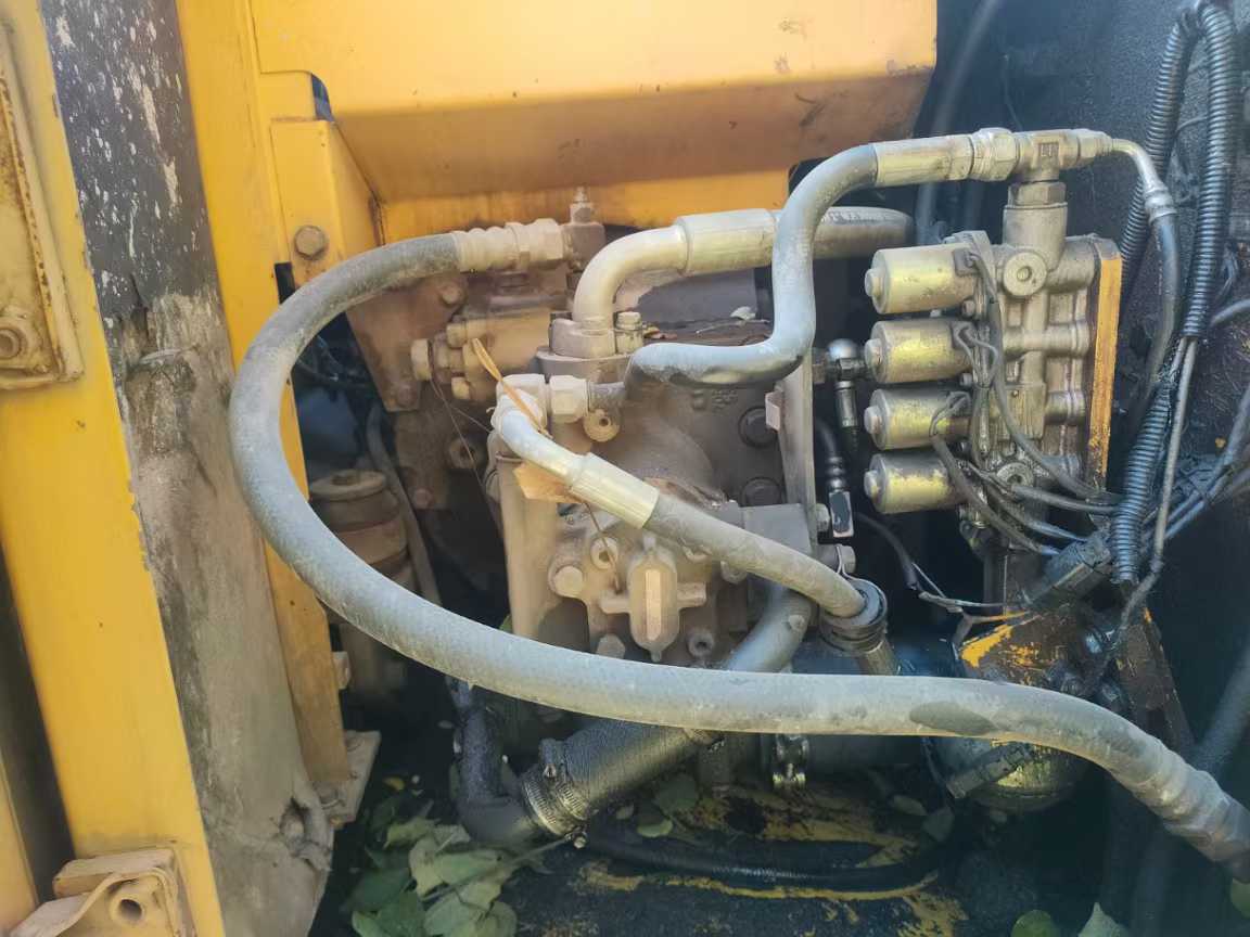 Used Komatsu PC120-6E Excavator 2016 Model / 3