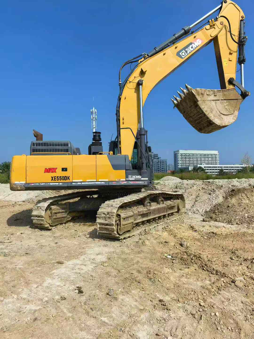 Used XCMG LW550KV Excavator 2022 Model / 8