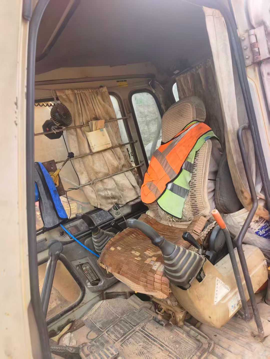 Used Kato HD820 Excavator 2016 Model / 2