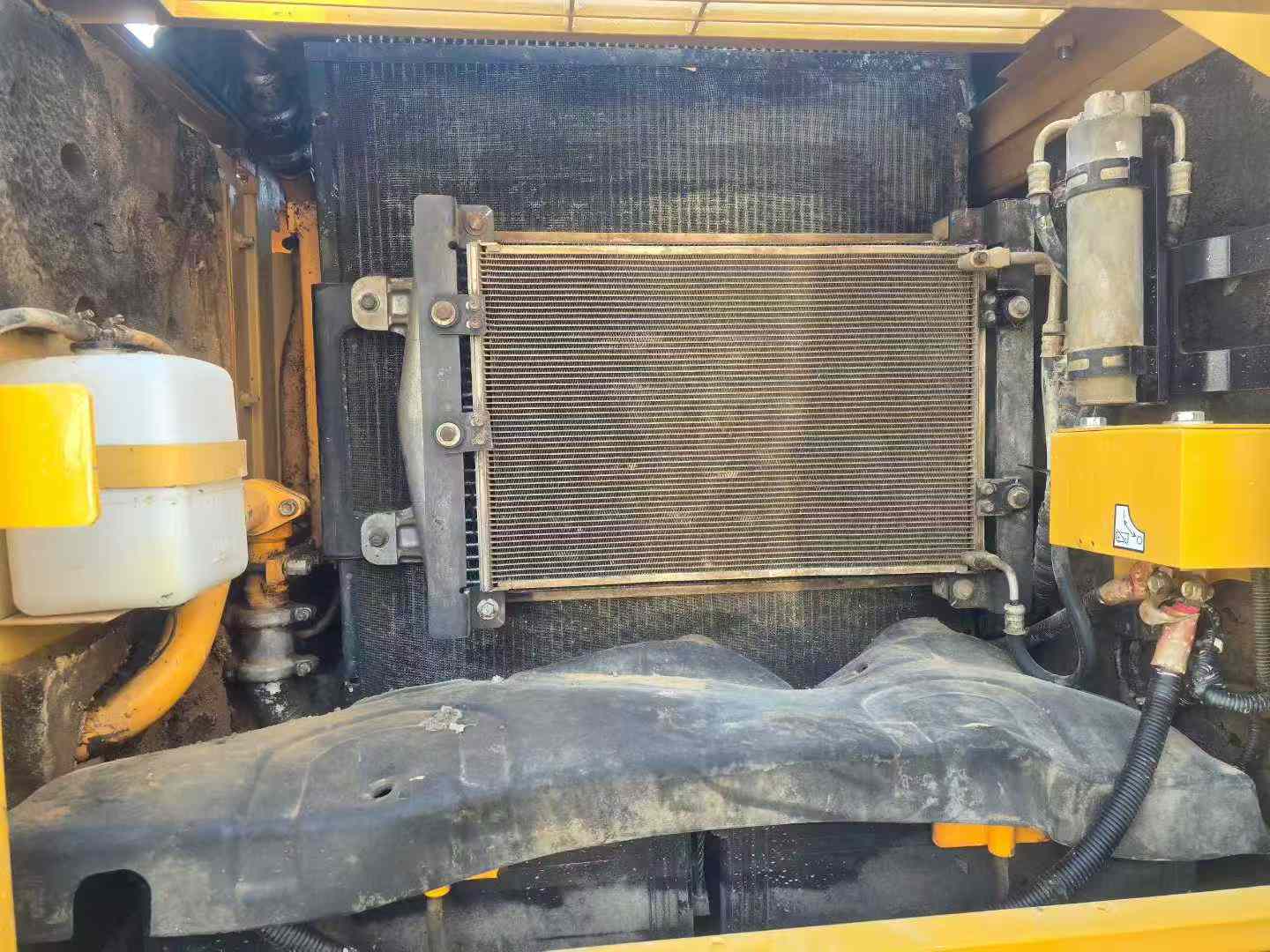 Used Sany SY215W Excavator 2015 Model / 8