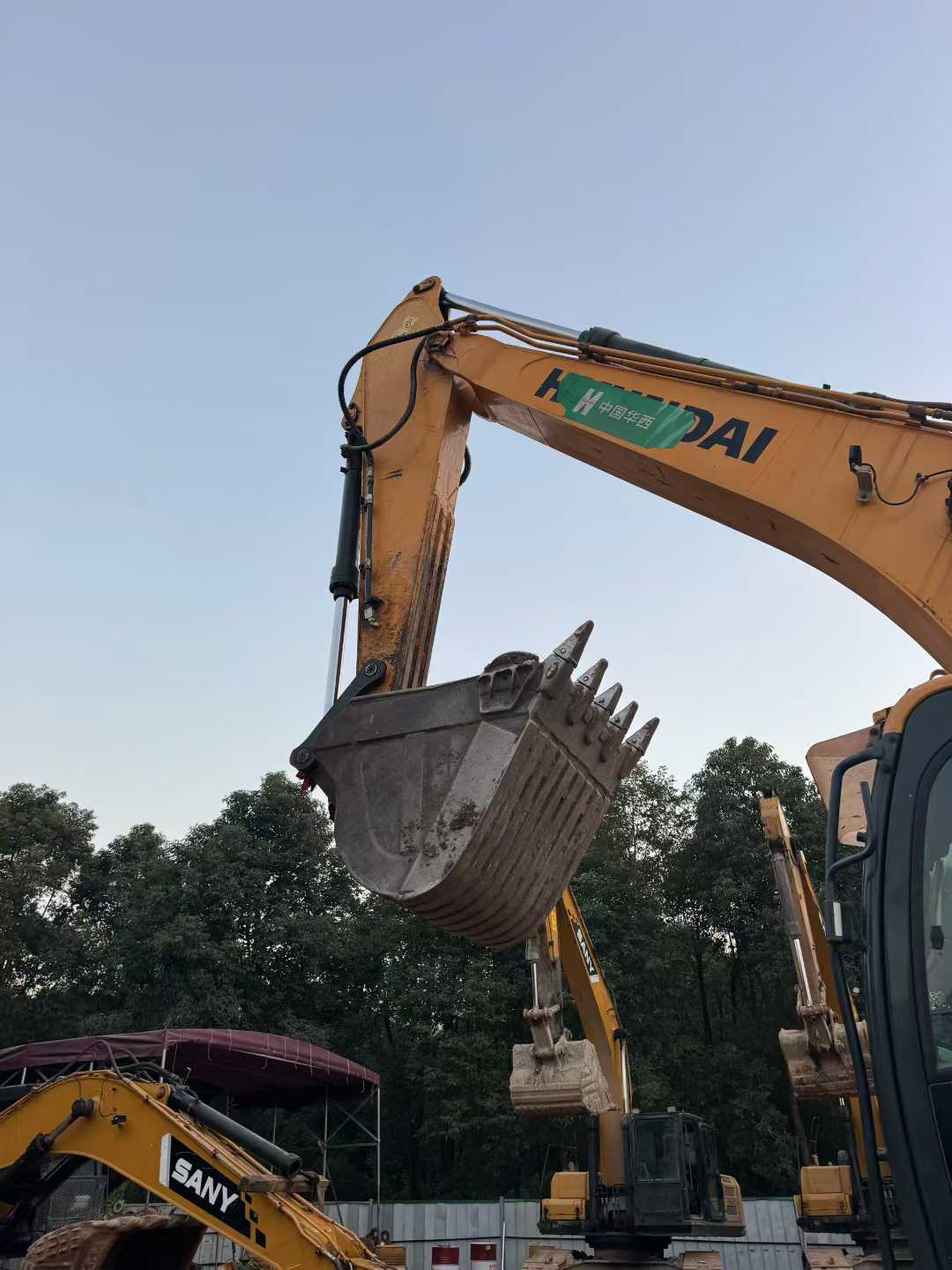 Used Hyundai R225LVS Excavator 2020 Model / 3