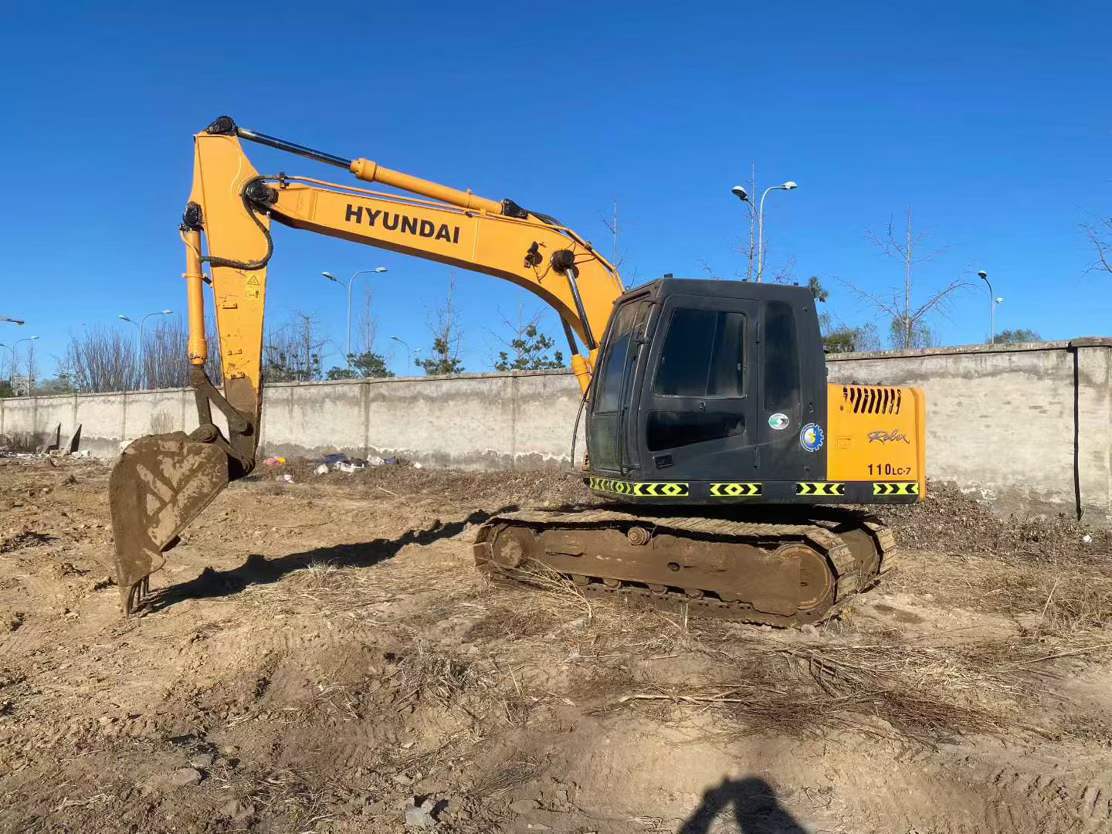 Buy Hyundai R110-7 Used Excavator / 3 Used Hyundai R110-7 Excavator 2016 Model / 3