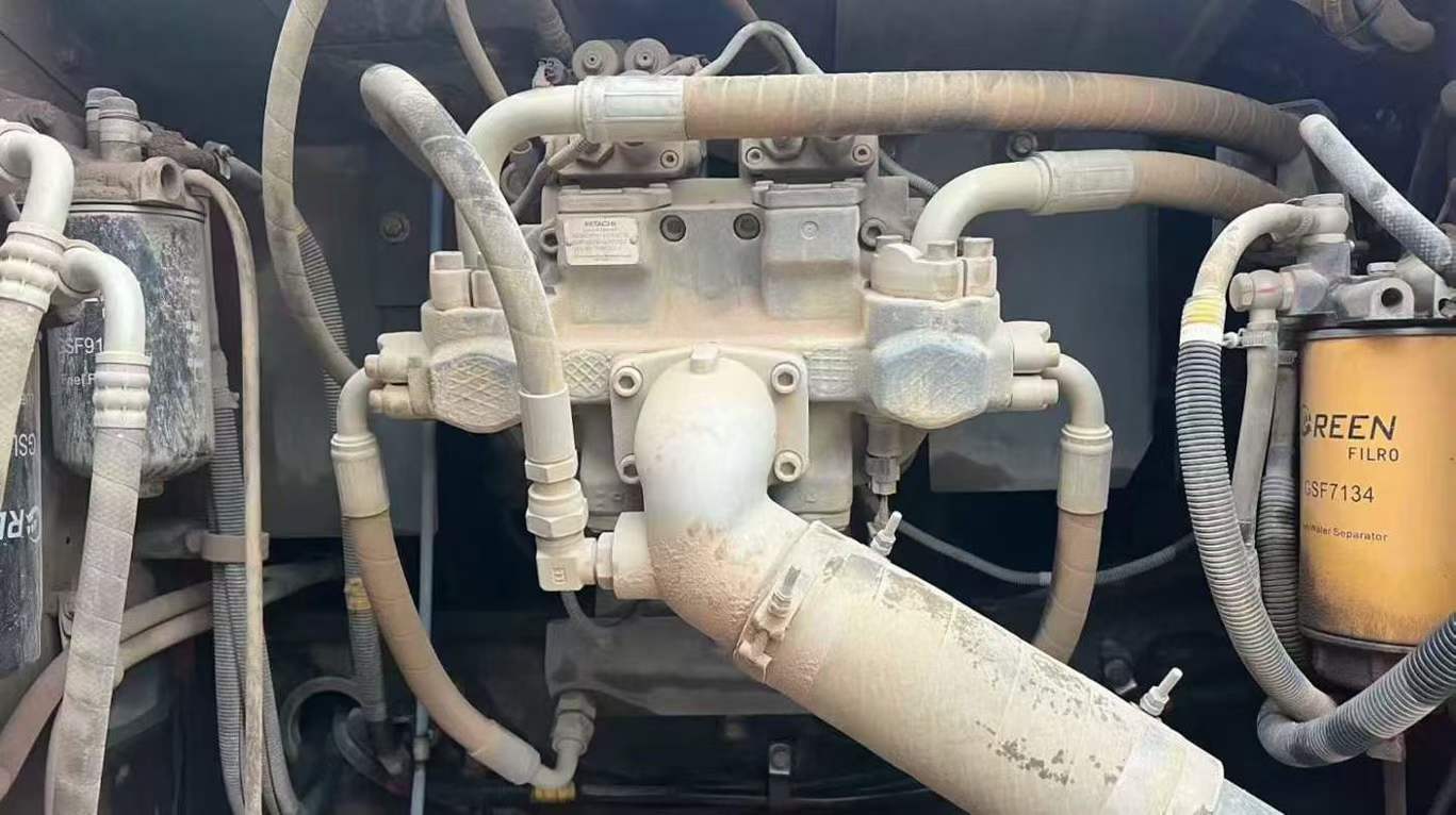 Used Hitachi ZX200-5A Excavator 2021 Model / 6