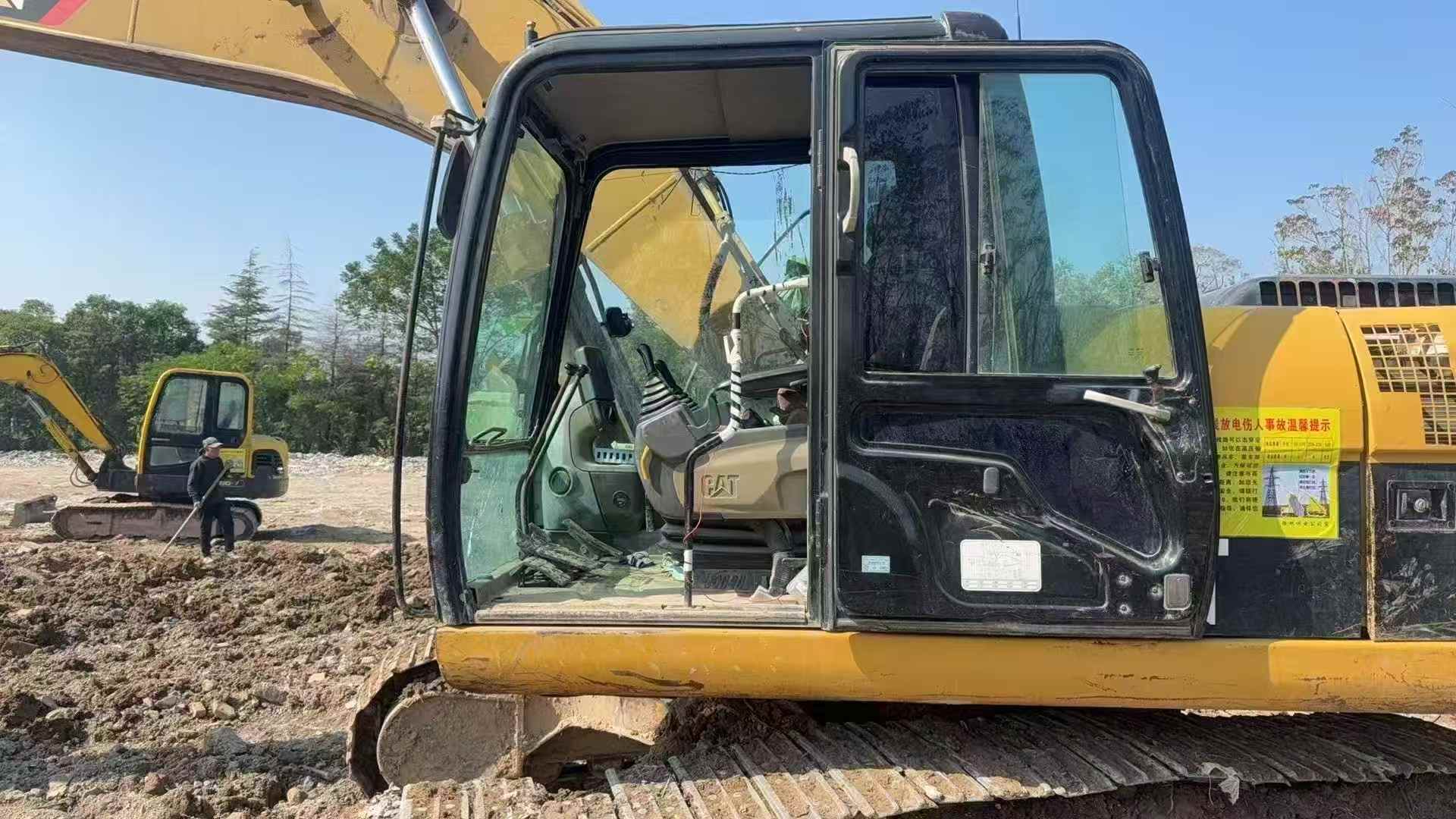 Used Caterpillar 320D Excavator 2010 Model / 9