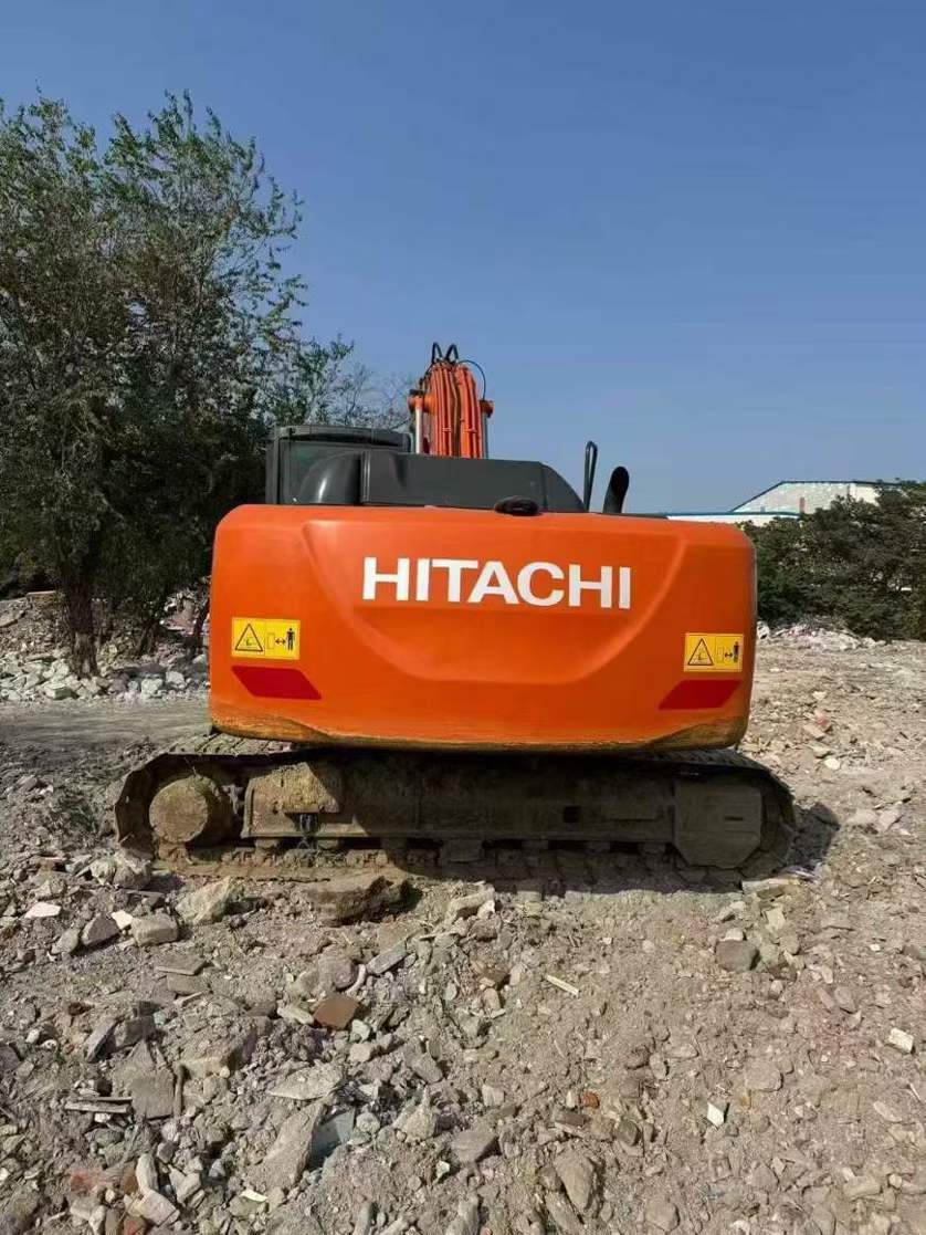 Used Hitachi ZAXIS200 Excavator 2022 Model / 3