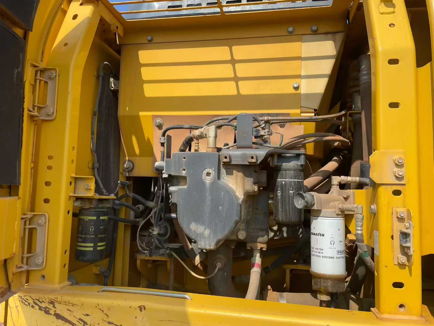 Used Komatsu PC200-10 Excavator 2016 Model / 7