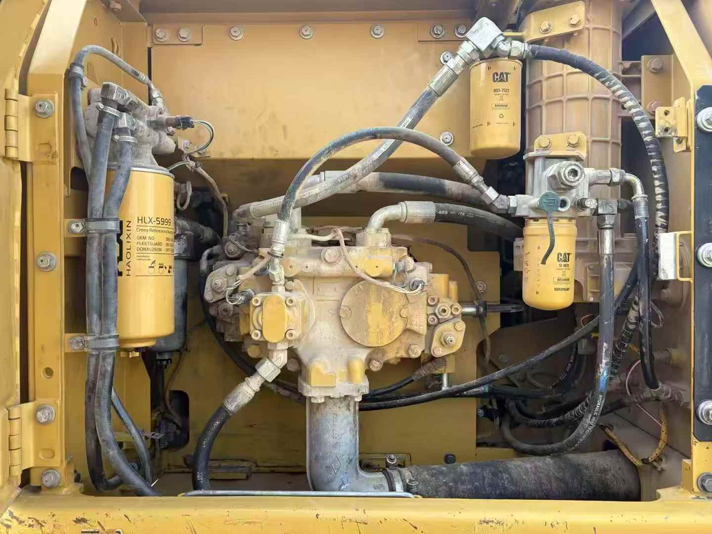 Used Caterpillar 323D2L Excavator 2017 Model / 7