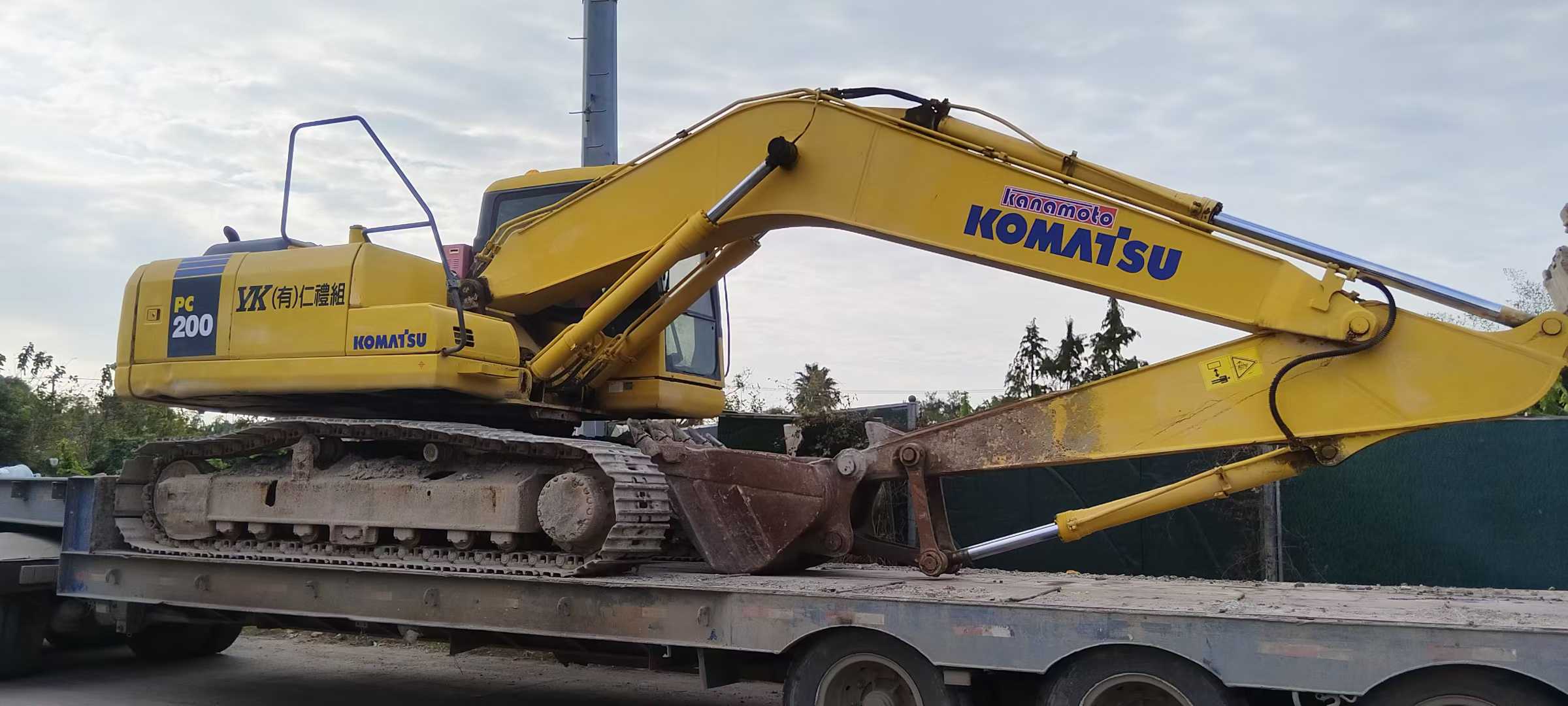 Used Komatsu PW200-7 Excavator 2016 Model / 2