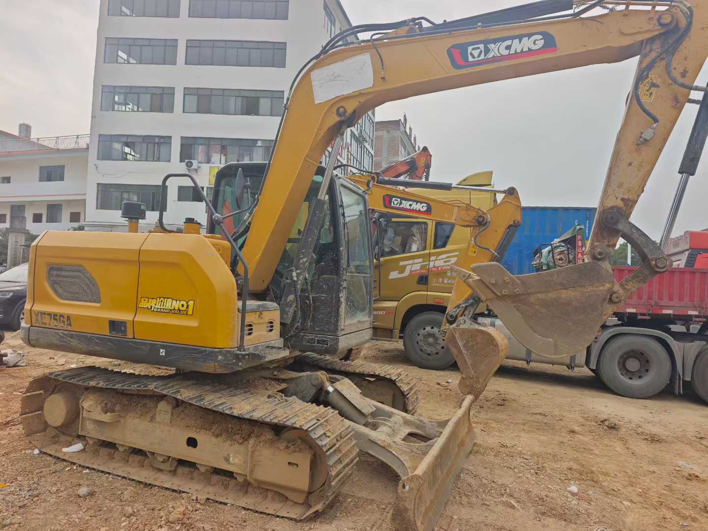 Used XCMG XE75G Excavator 2024 Model / 3