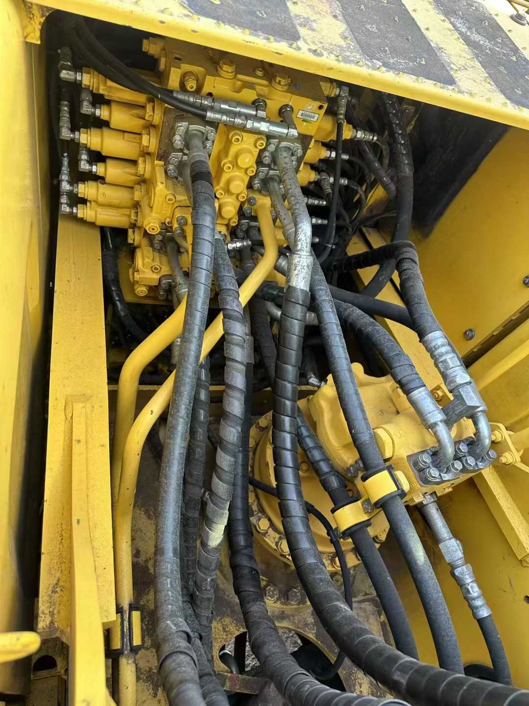 Used Komatsu PC200-8 Excavator 2020 Model / 3