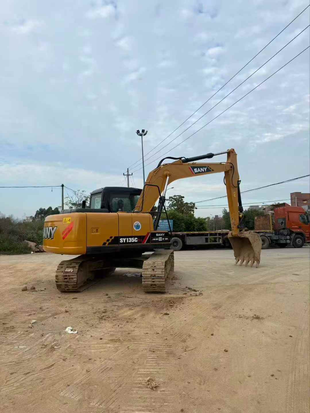 Used Sany SY135 Excavator 2016 Model / 3