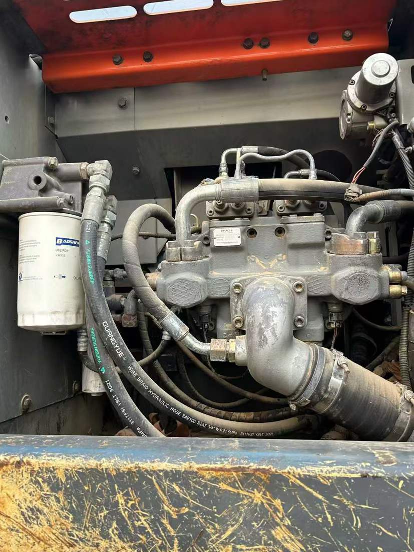 Used Hitachi ZX240-3 Excavator 2014 Model / 4