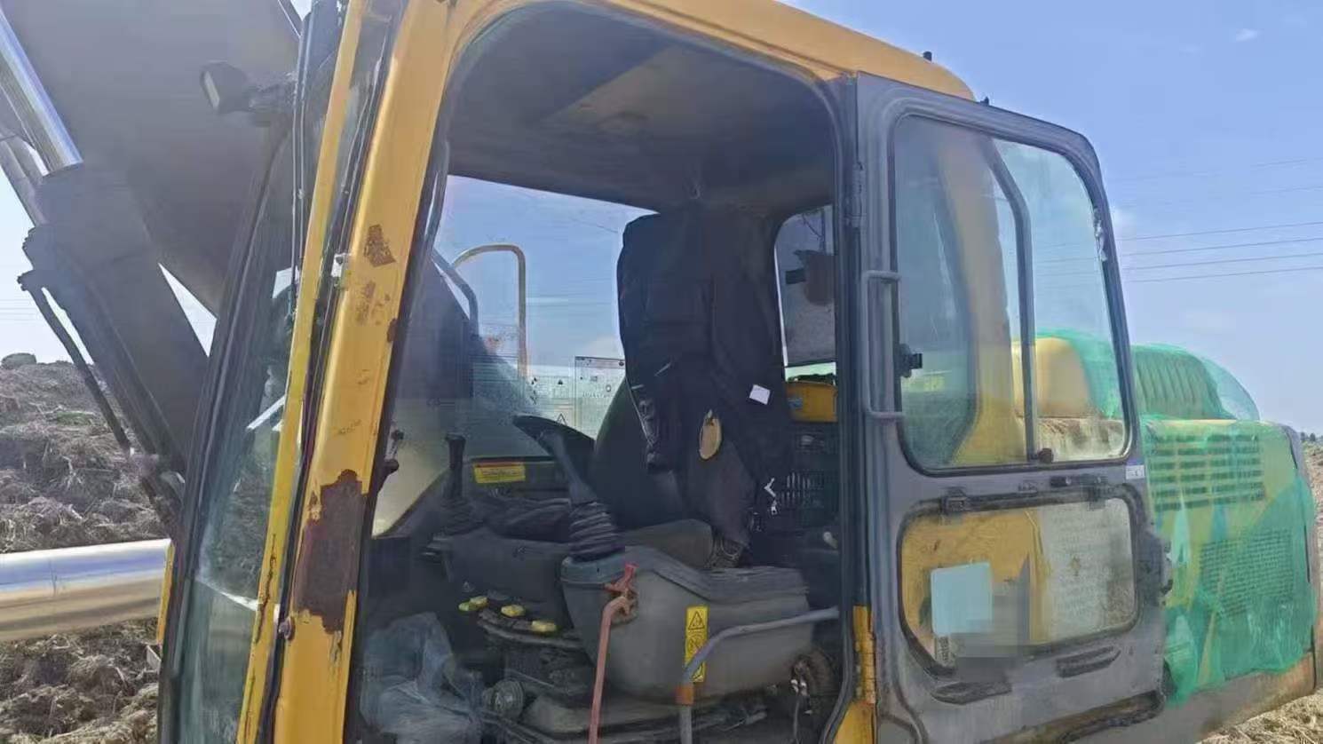 Used Volvo EW210C Excavator 2012 Model / 9