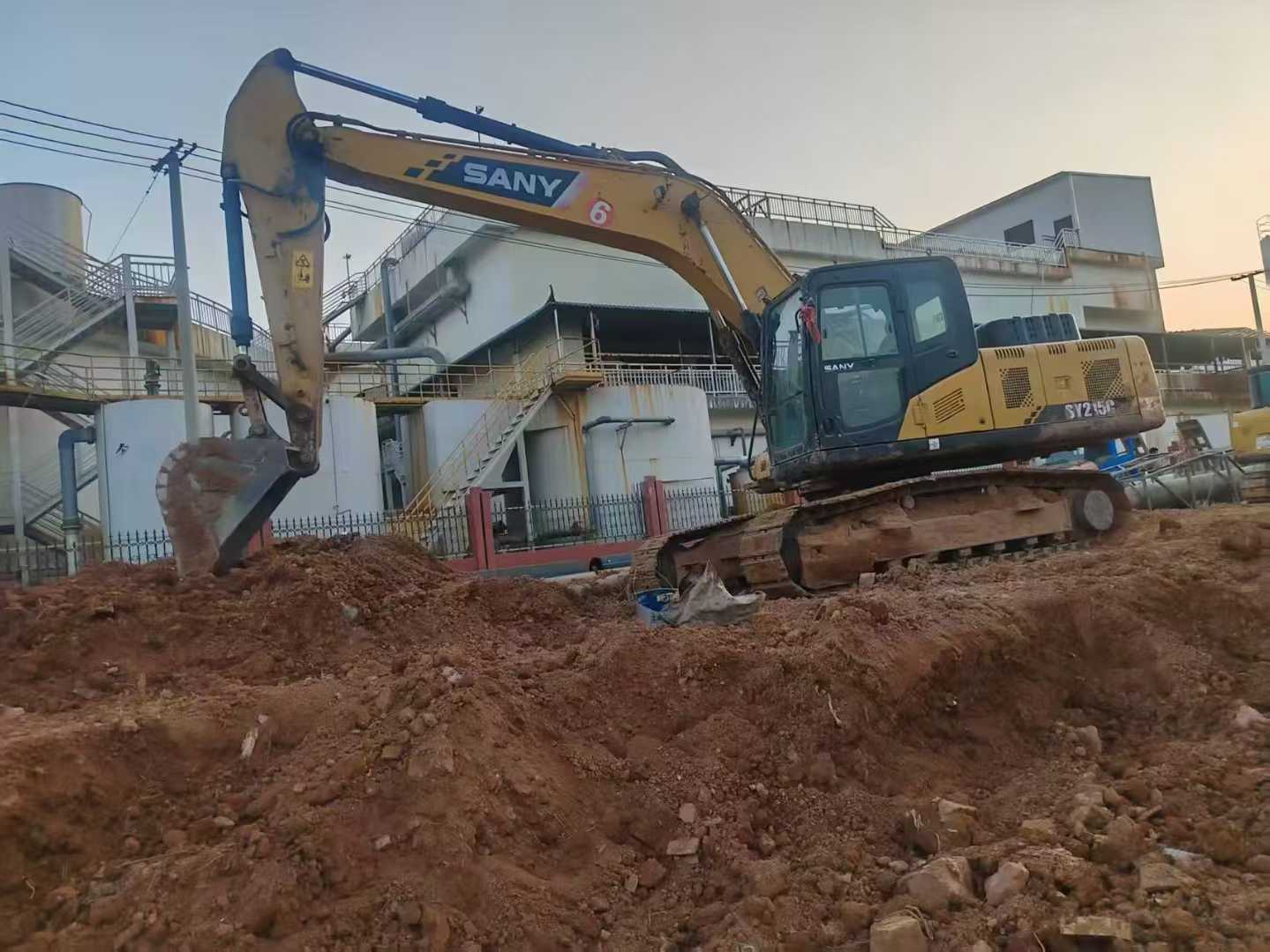 Used Sany SY200H Excavator 2020 Model / 3