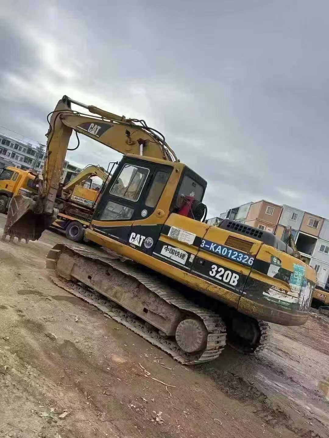 Used Caterpillar 320B Excavator 2016 Model / 3