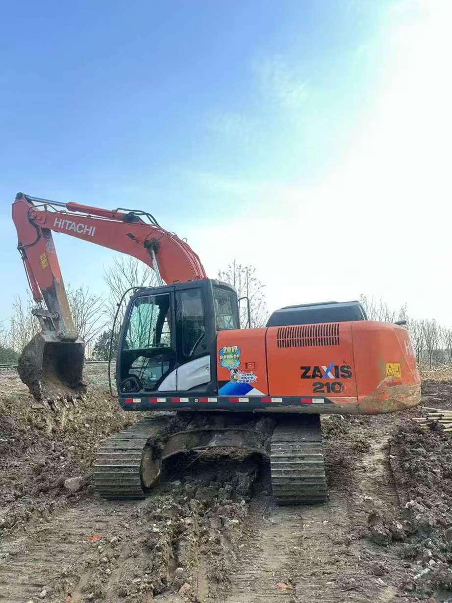 Used Hitachi ZAXIS200 Excavator 2019 Model / 3