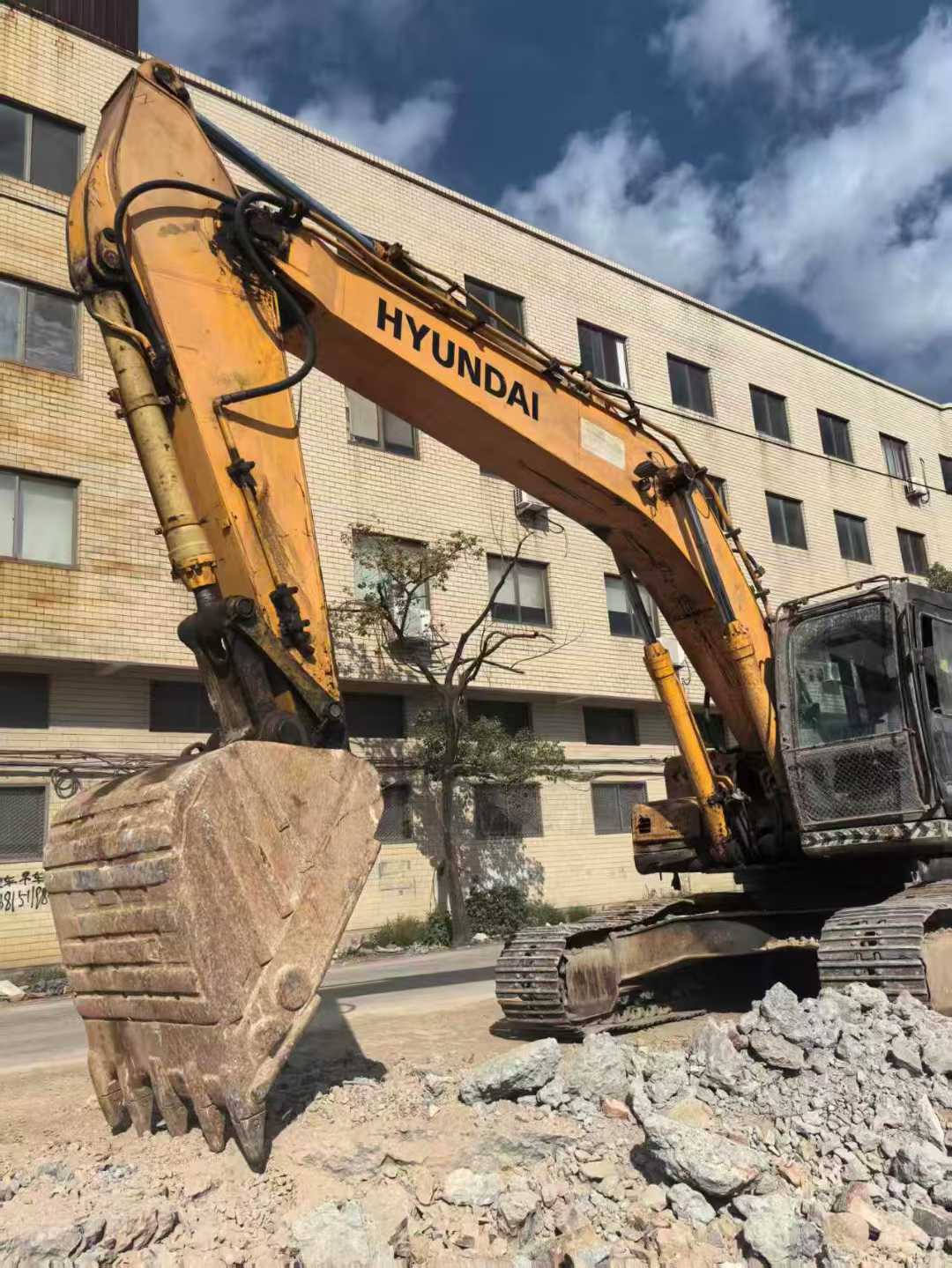 Used Hyundai XDL65 Excavator 2016 Model / 3