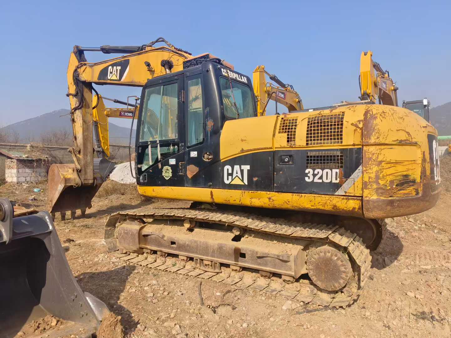 Buy Caterpillar 320D Used Excavator / 1