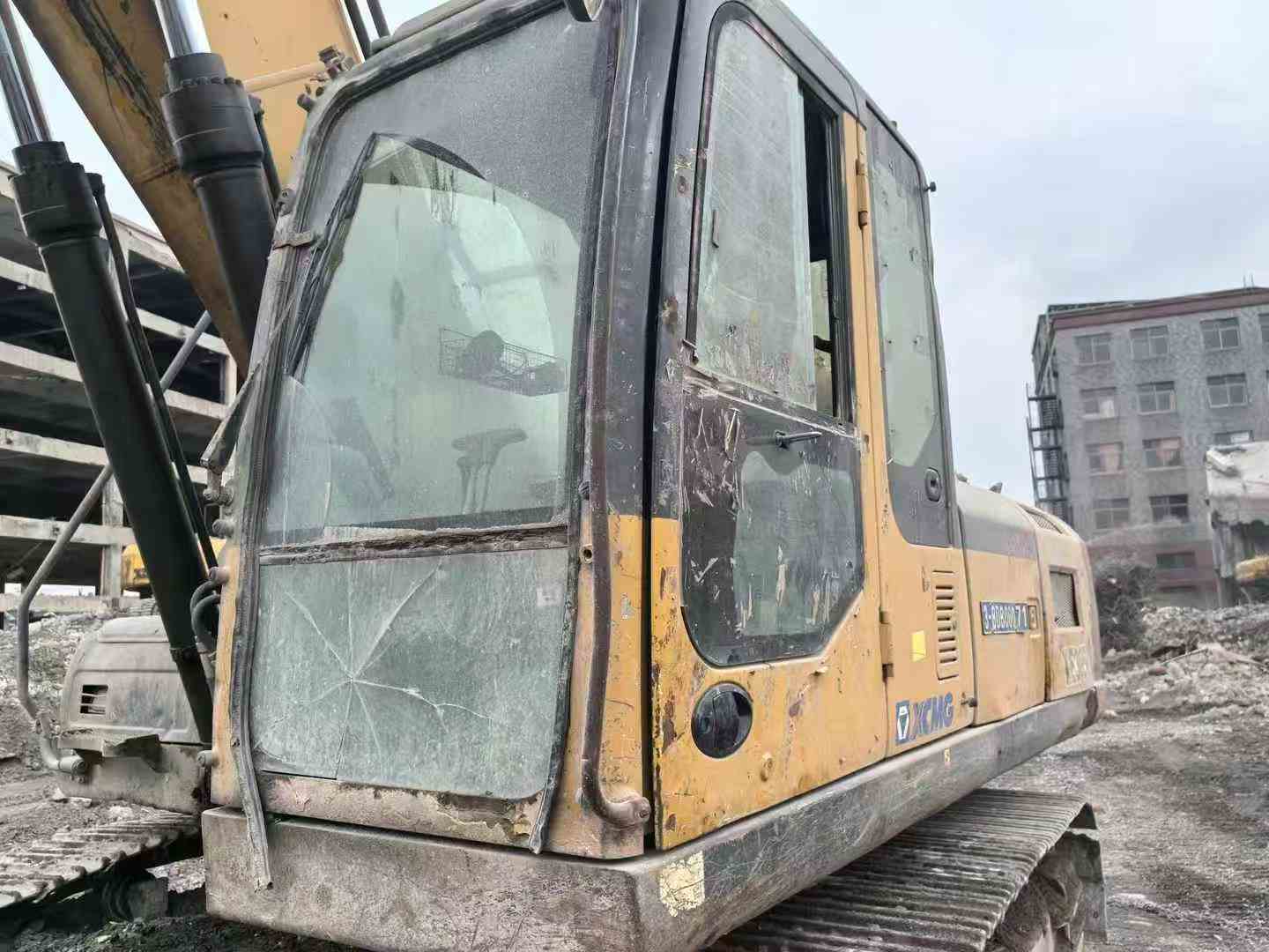 Used XCMG XE270GK Excavator 2018 Model / 4