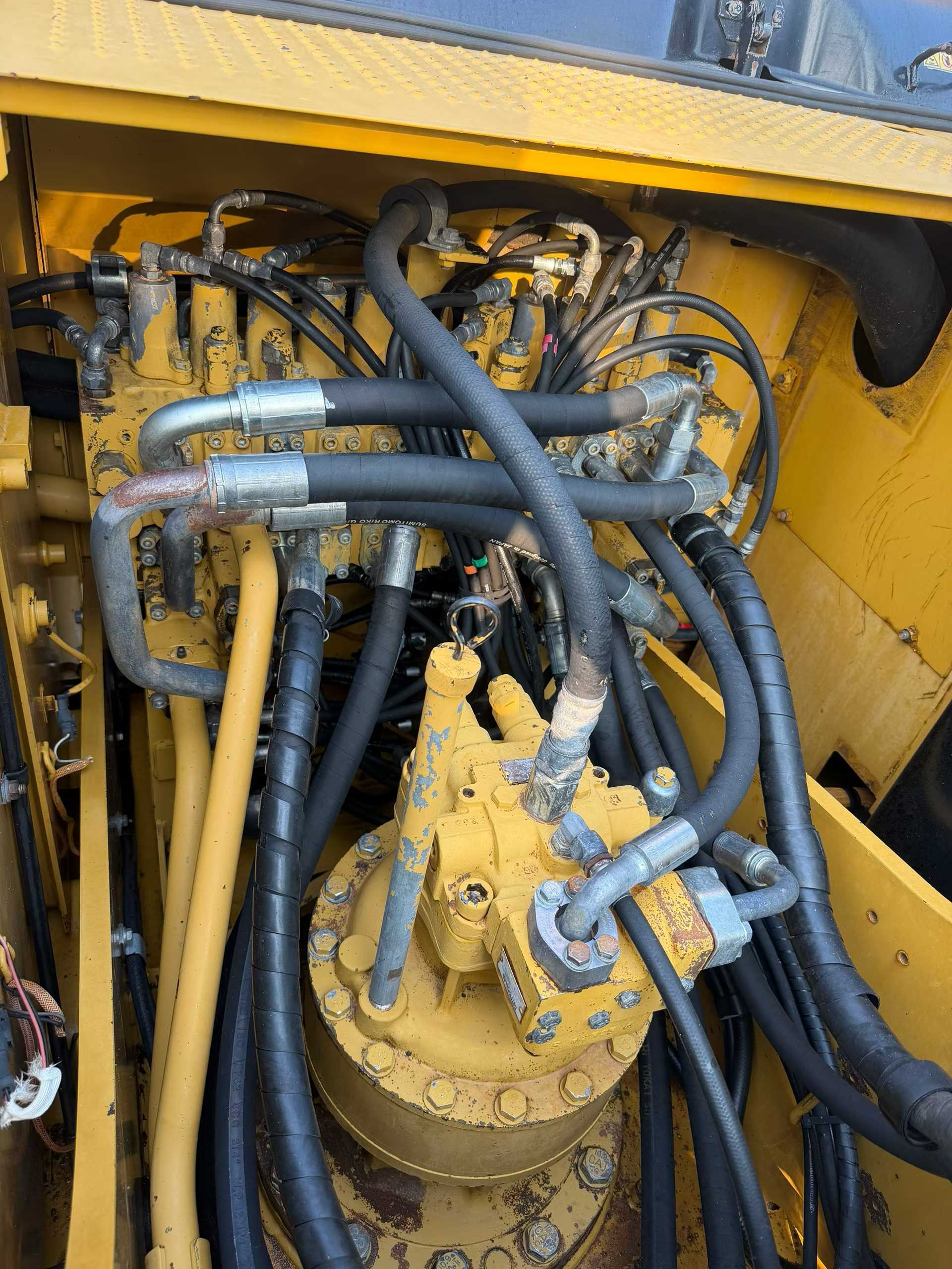 Used Caterpillar 320D Excavator 2016 Model / 8