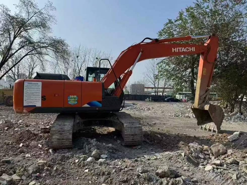 Used Hitachi ZAXIS200 Excavator 2022 Model / 2